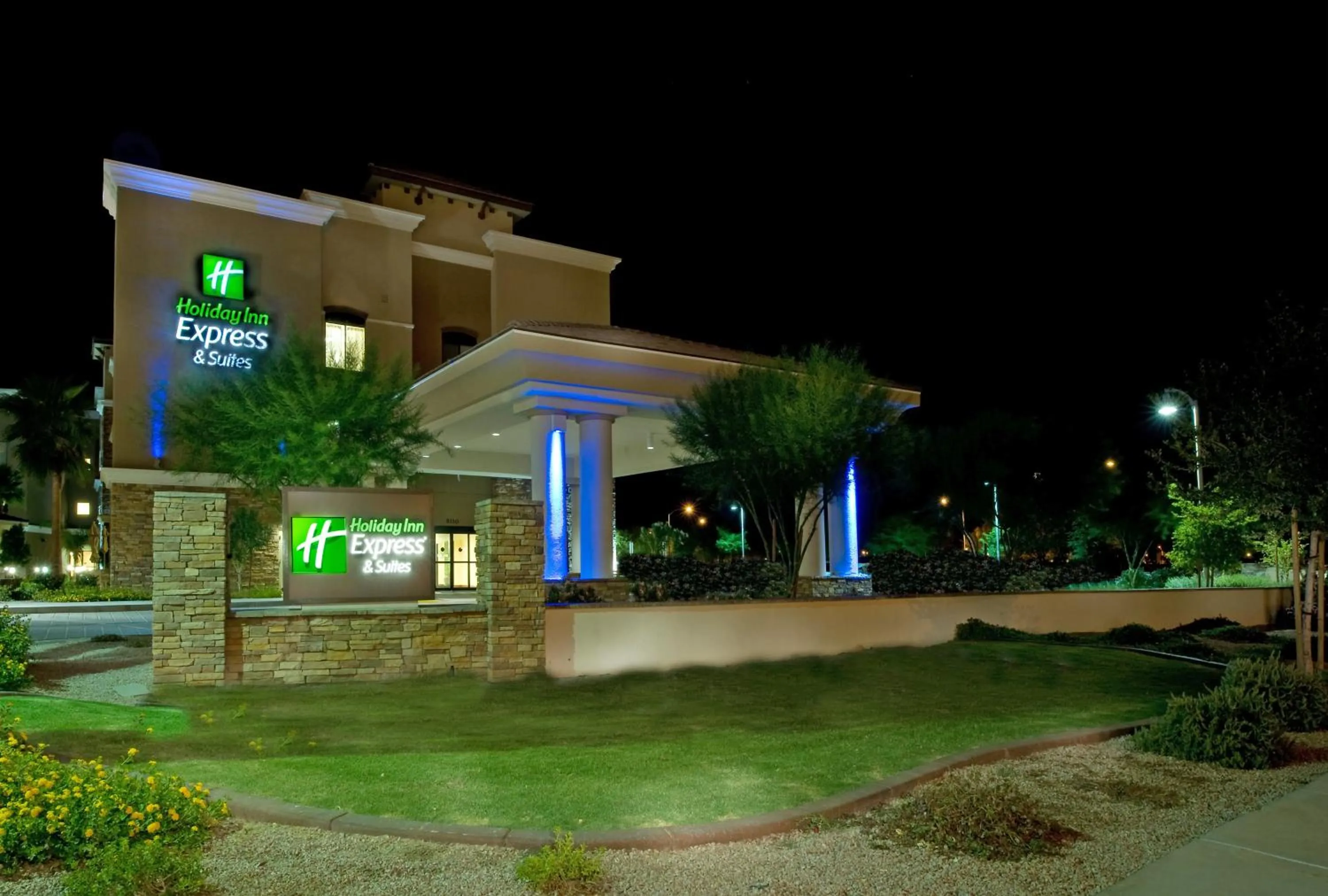 Property building in Holiday Inn Express & Suites Phoenix Glendale Dist by IHG