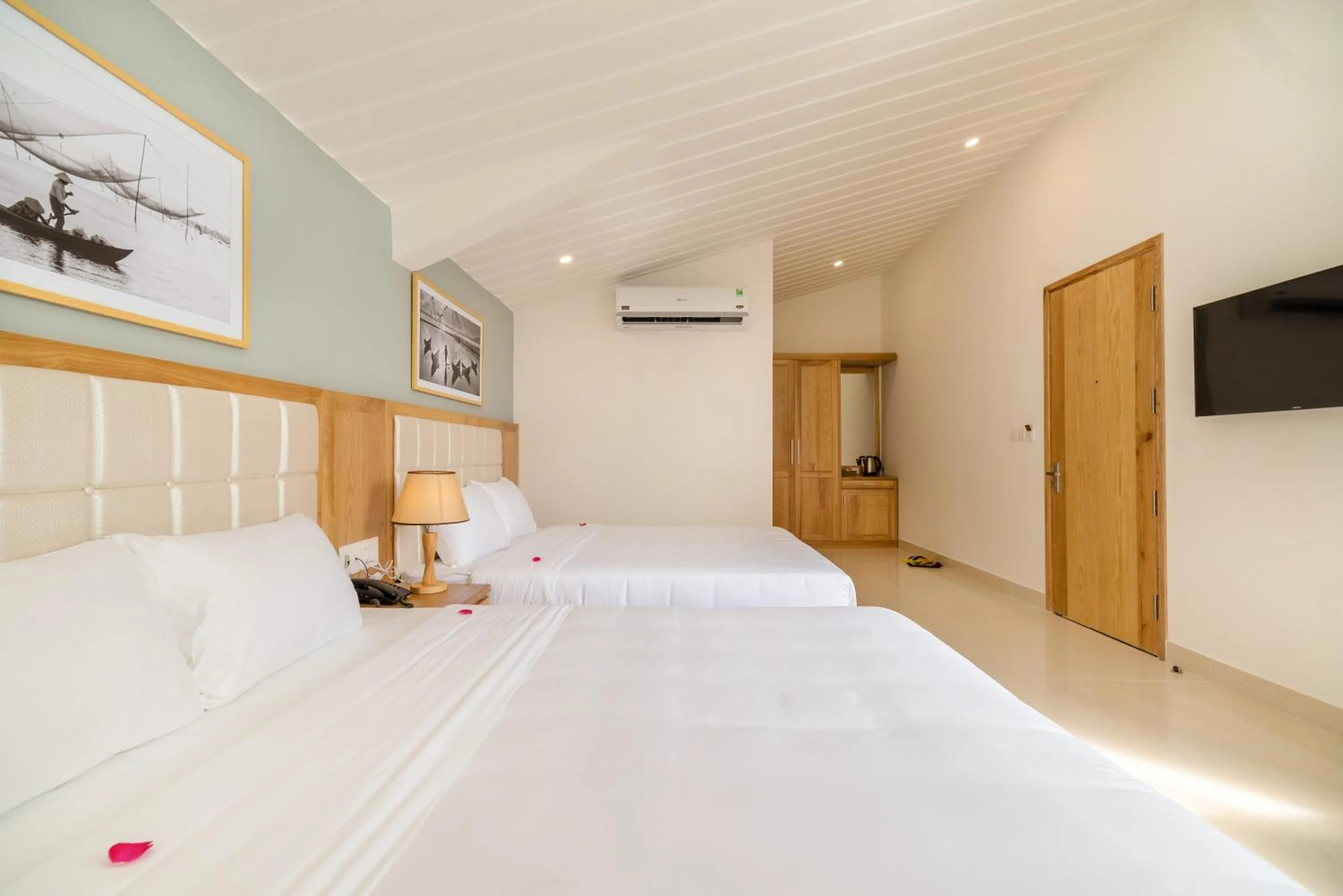 Bed in Babylon Hoi An Central Villa