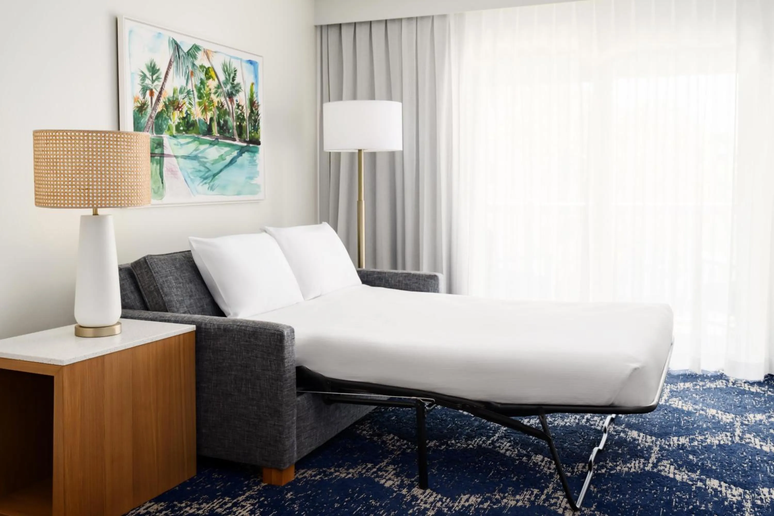 Bed in DoubleTree by Hilton Grand Key Resort