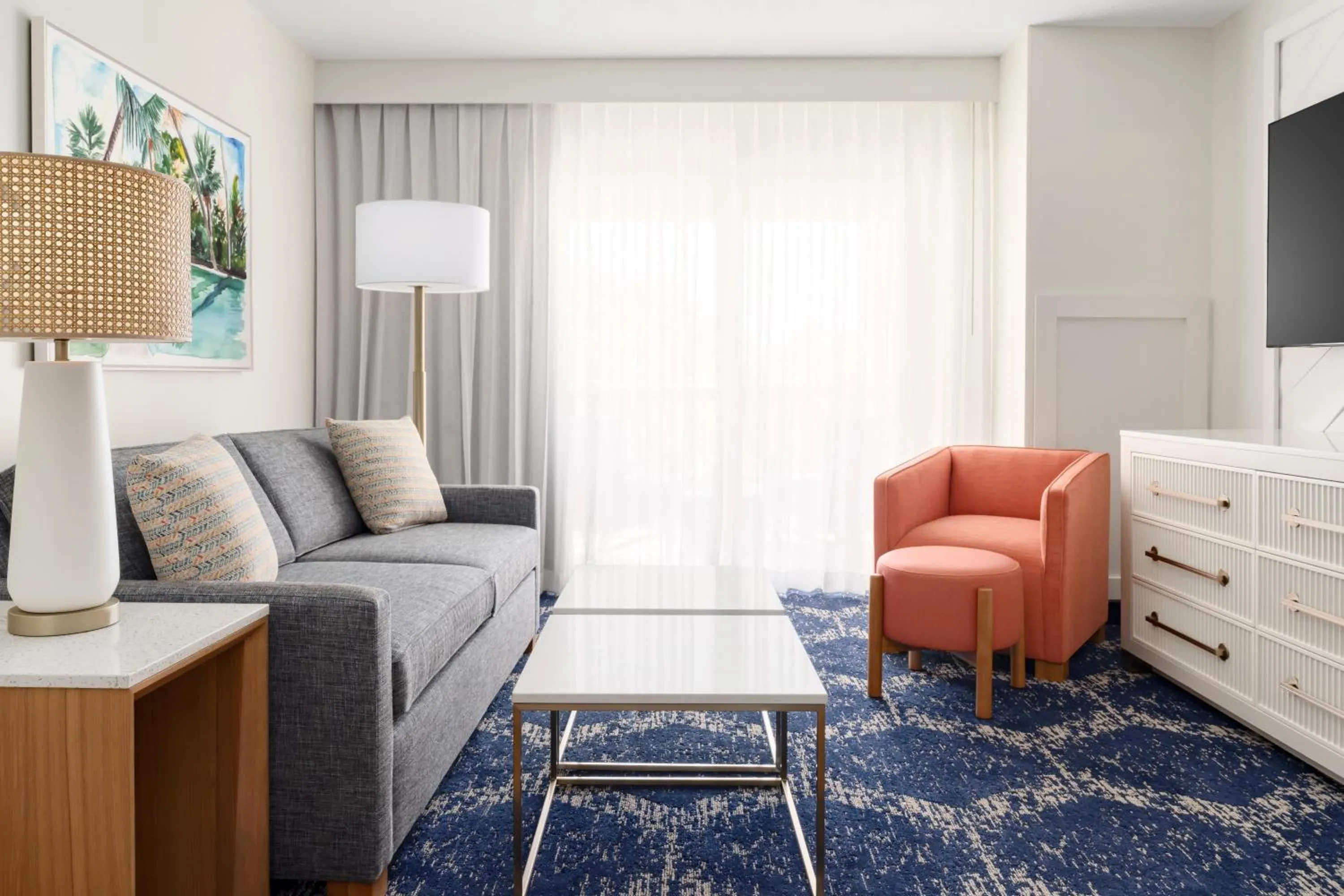 Living room in DoubleTree by Hilton Grand Key Resort
