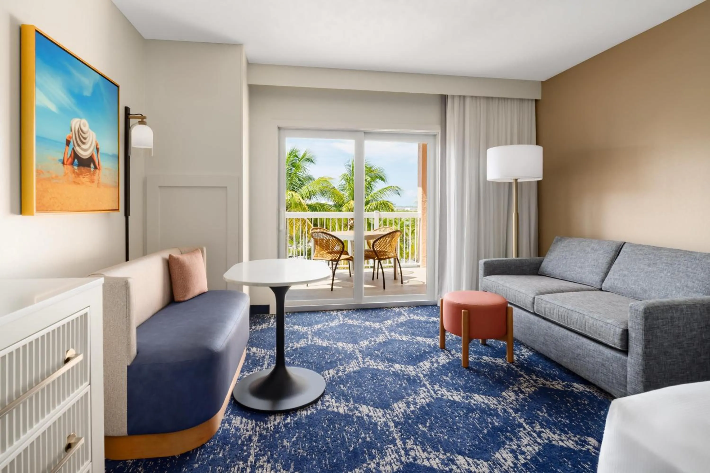 Living room in DoubleTree by Hilton Grand Key Resort