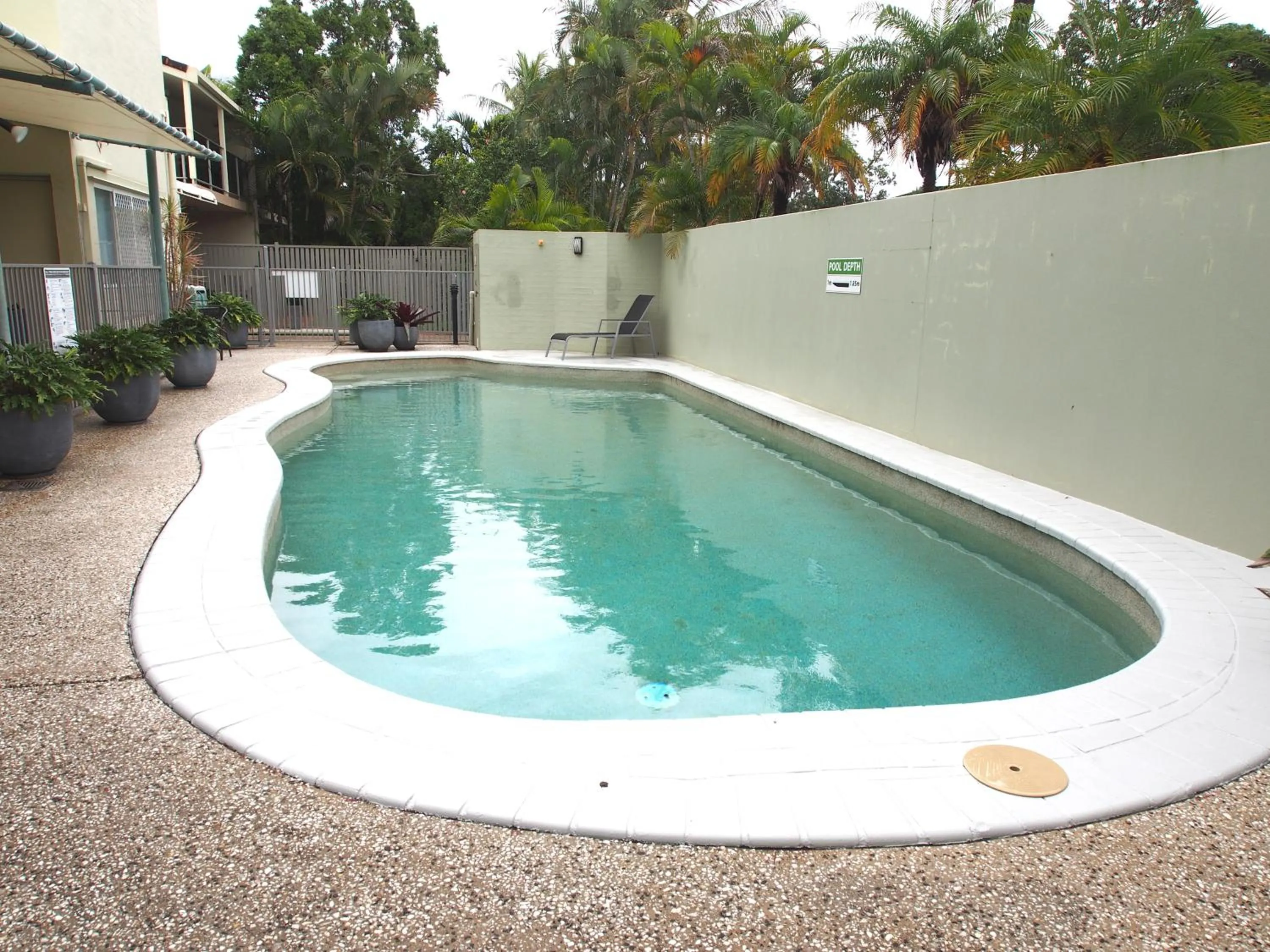 Swimming pool in Le Court Villas