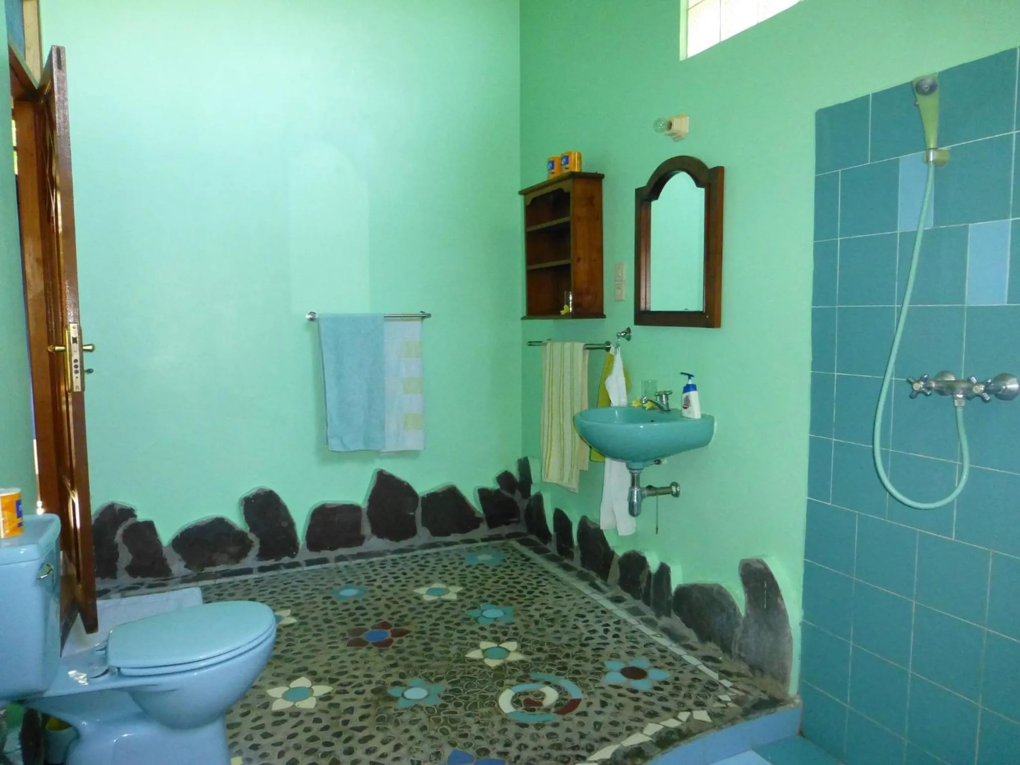 Shower in Sananda Bungalow
