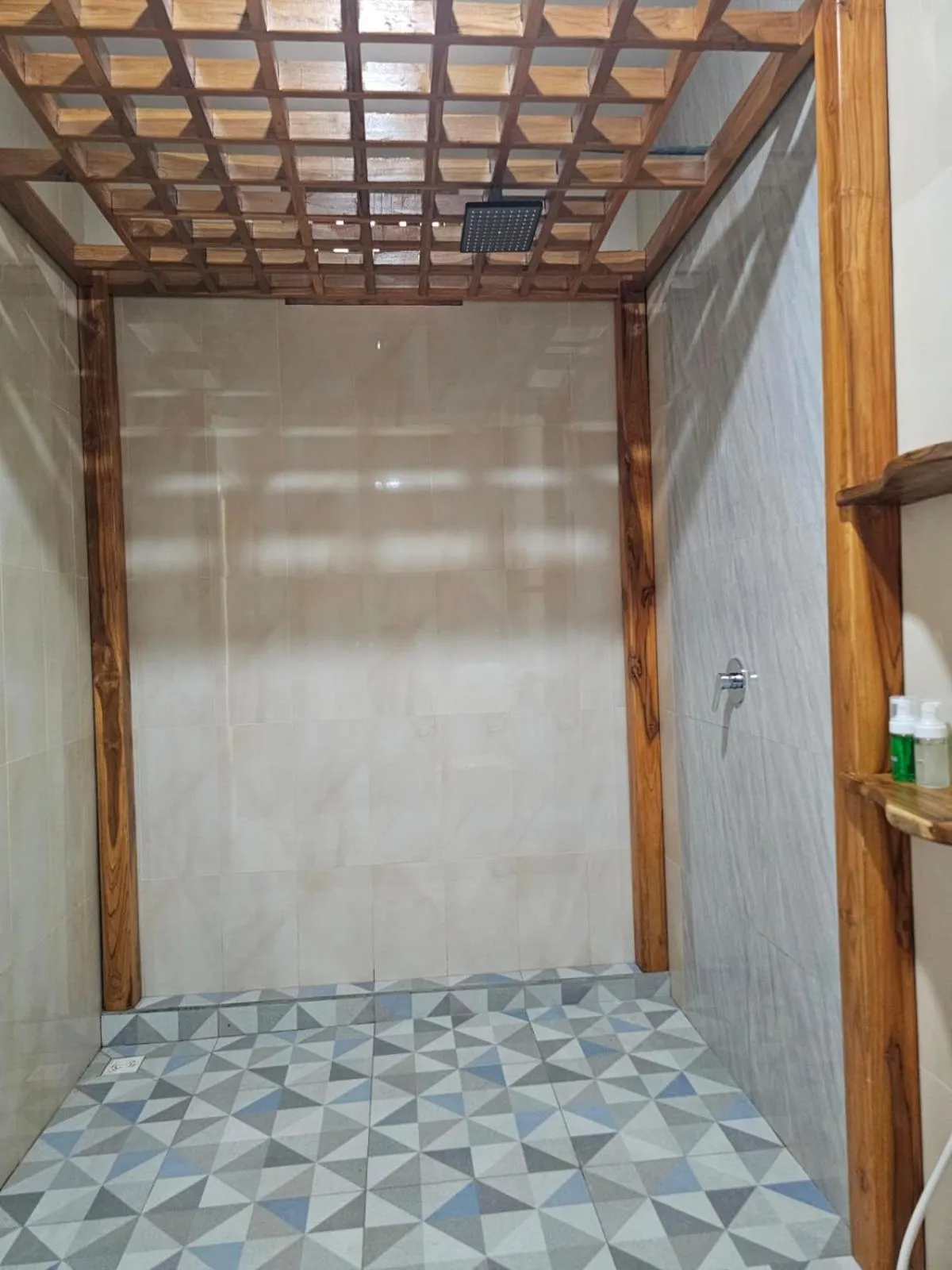 Bathroom, Bed in Salili Bungalow