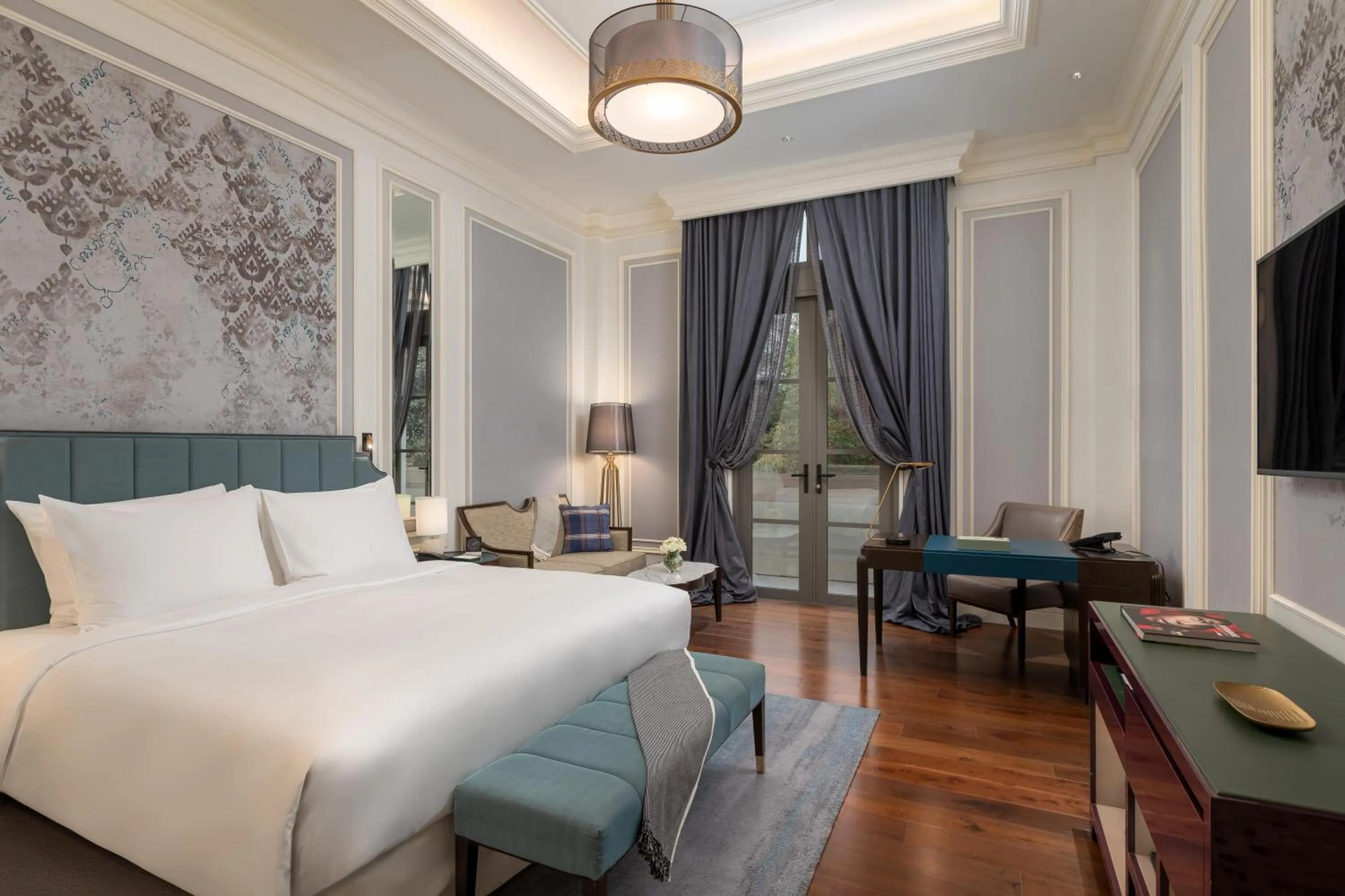 Bedroom, Bed in The ERAVATI Sule Grand Yangon