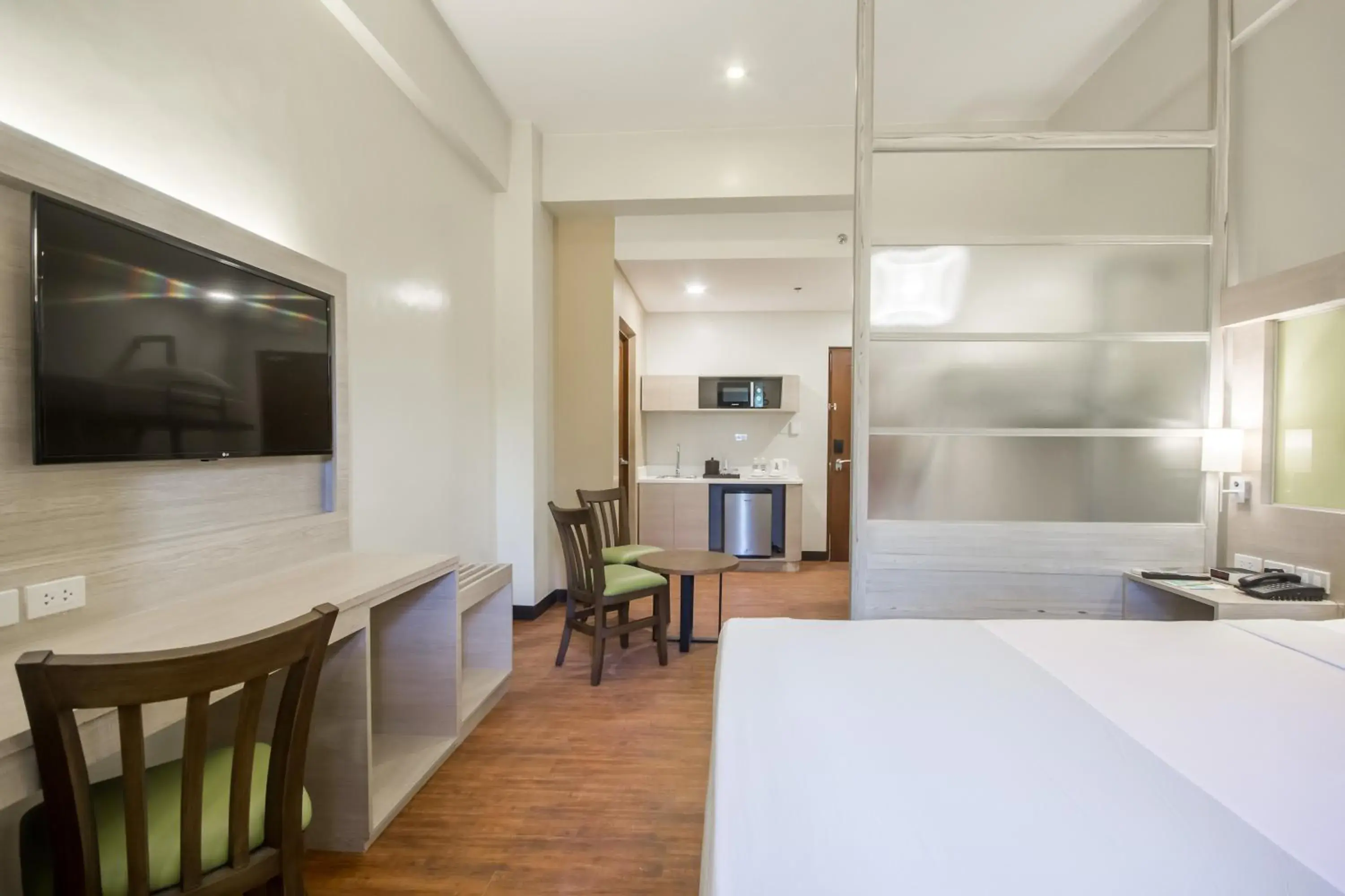 Family Queen Suite with One Queen Bed and One Bunk Bed - Non-Smoking in Microtel Inn & Suites by Wyndham San Fernando Family Queen Suite with One Queen Bed and One Bunk Bed - Non-Smoking in Microtel Inn & Suites by Wyndham San Fernando