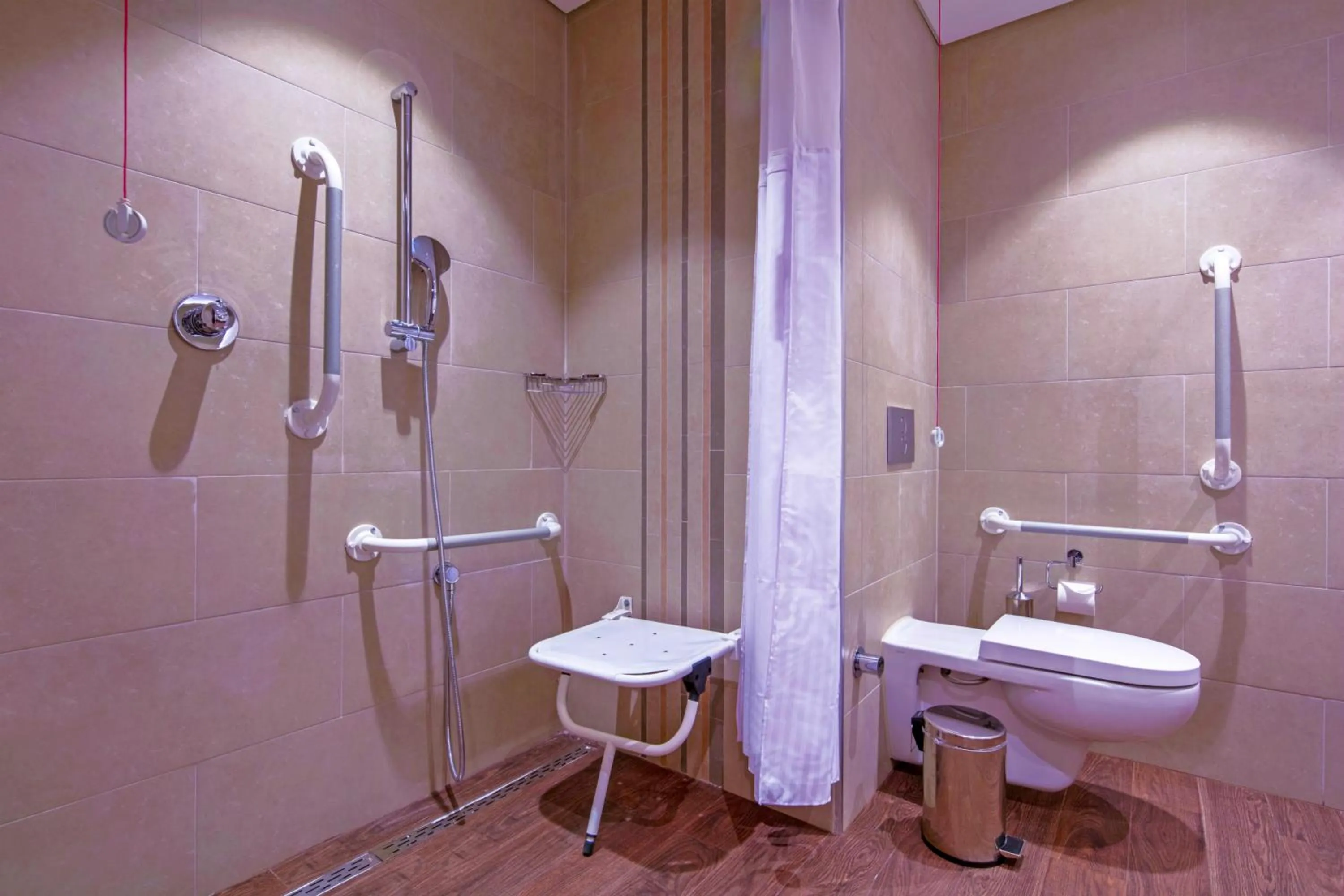 Shower in The Green Park Sivas