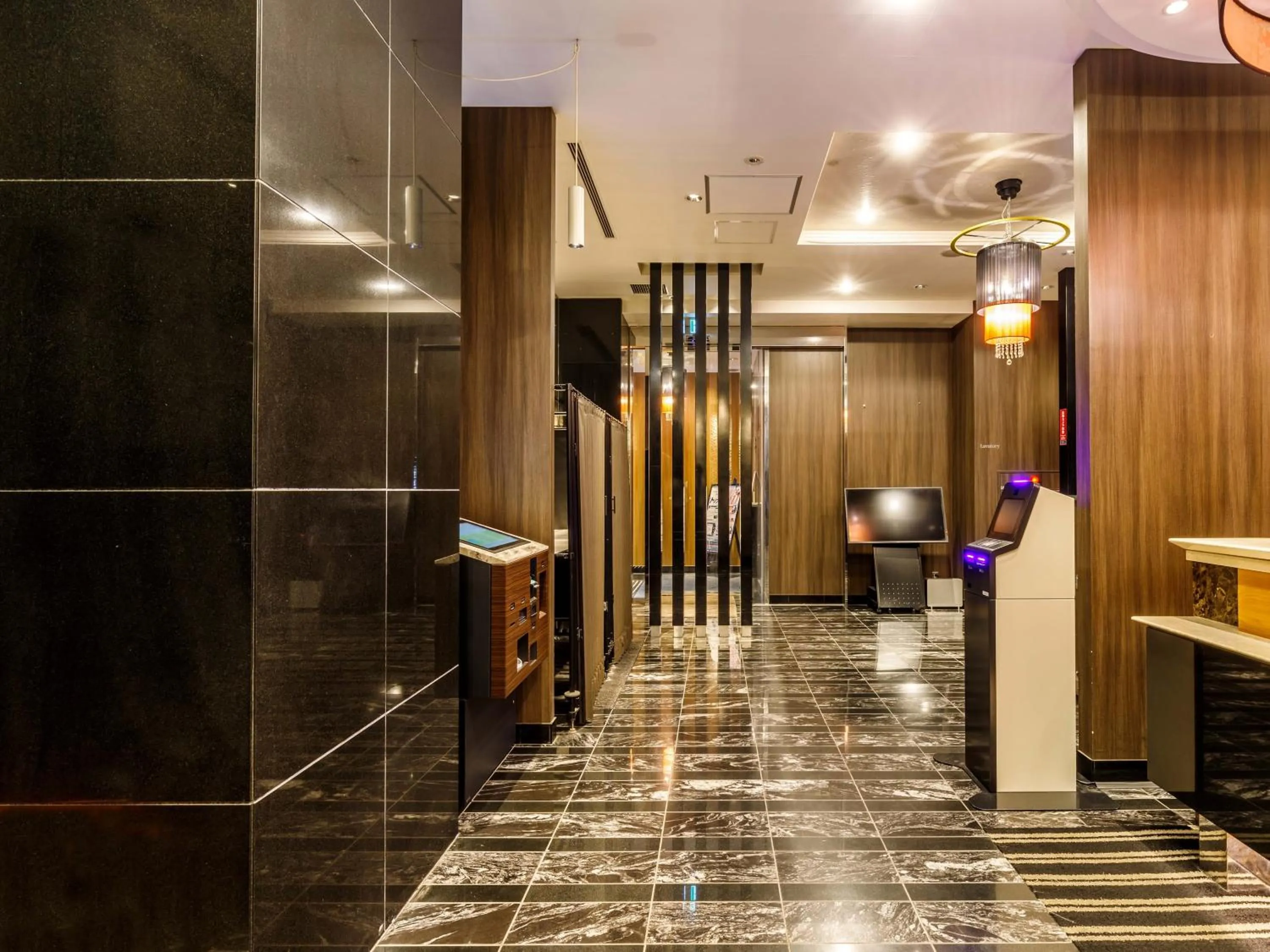 Lobby or reception in APA Hotel Shibuya Dogenzakaue