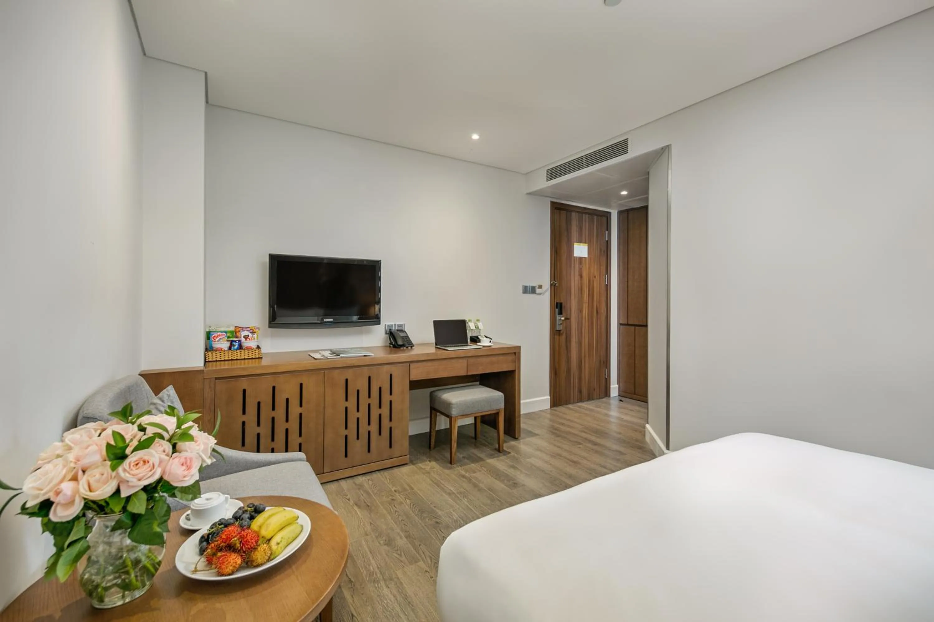 Communal lounge/ TV room, Bed in AVORA Boutique Hotel