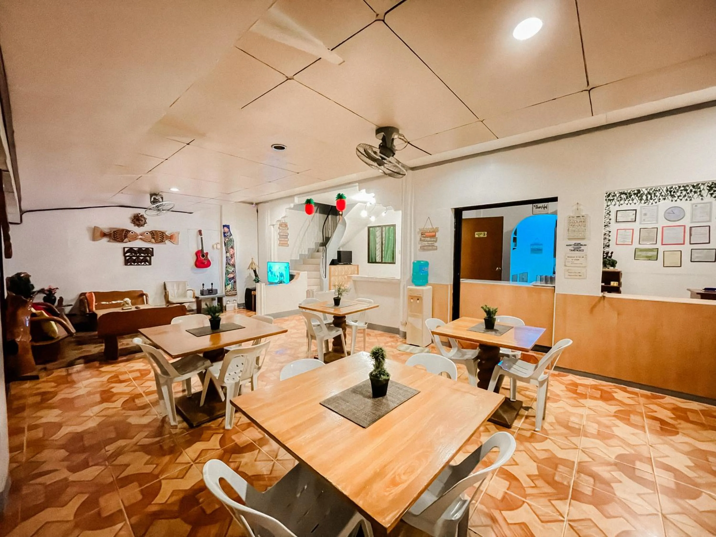 Mario's Travellers Inn