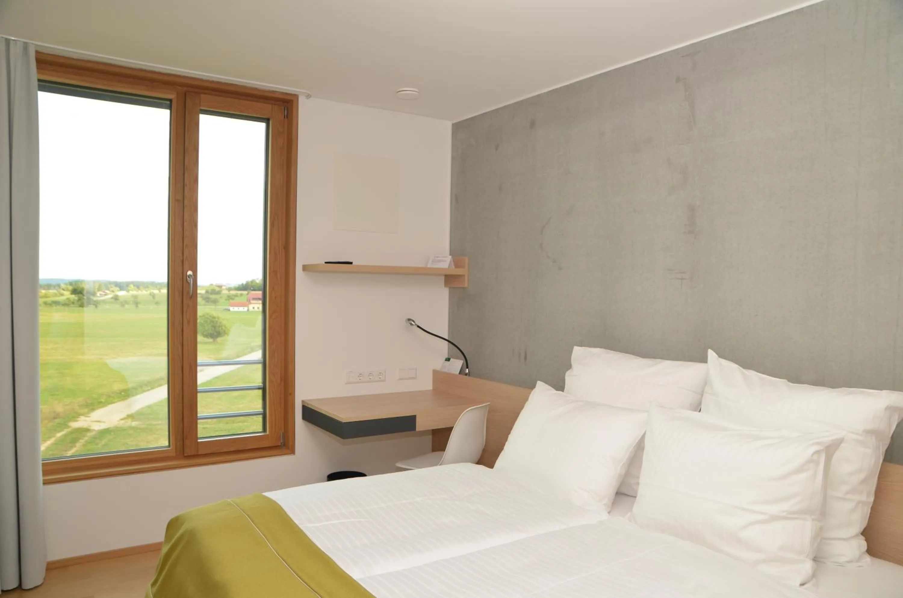 Bedroom, Bed in DEKRA Congresshotel Wart