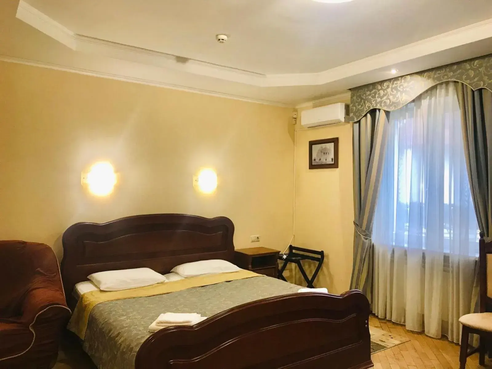 Suite with Balcony in Red Stone Suite with Balcony in Red Stone