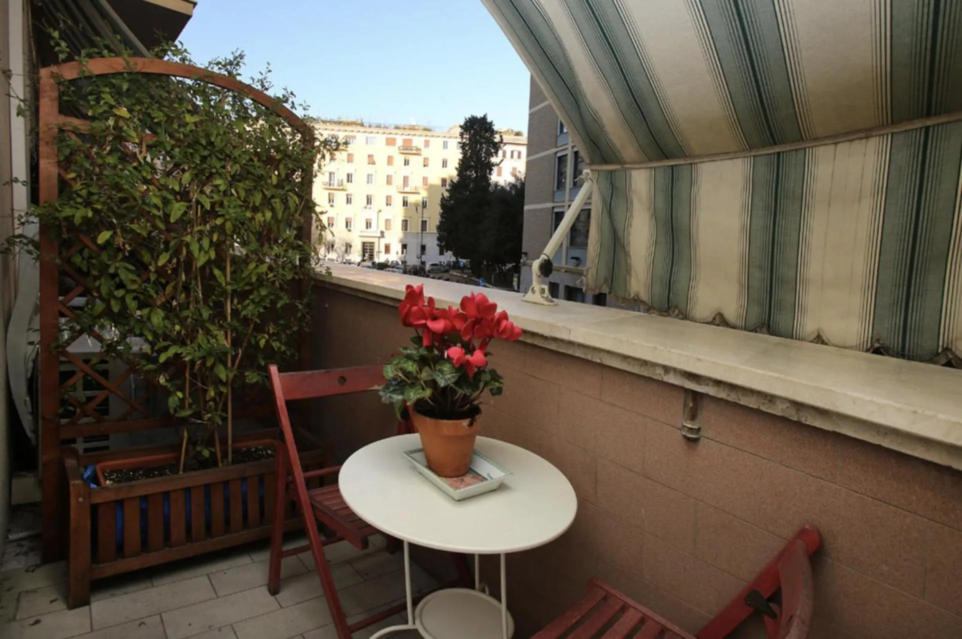 Amica Roma Guest House