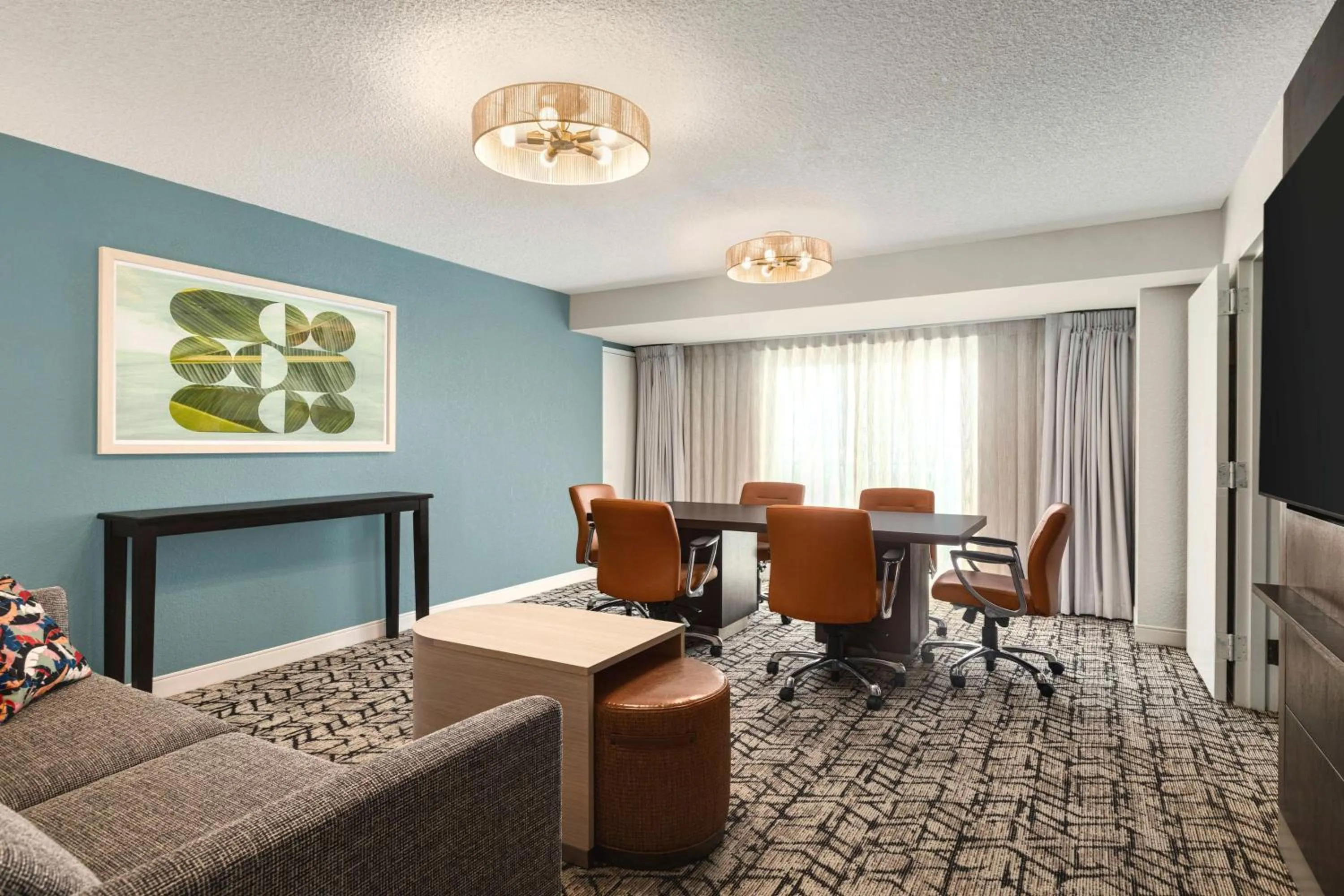 Living room in Embassy Suites by Hilton Fort Lauderdale 17th Street