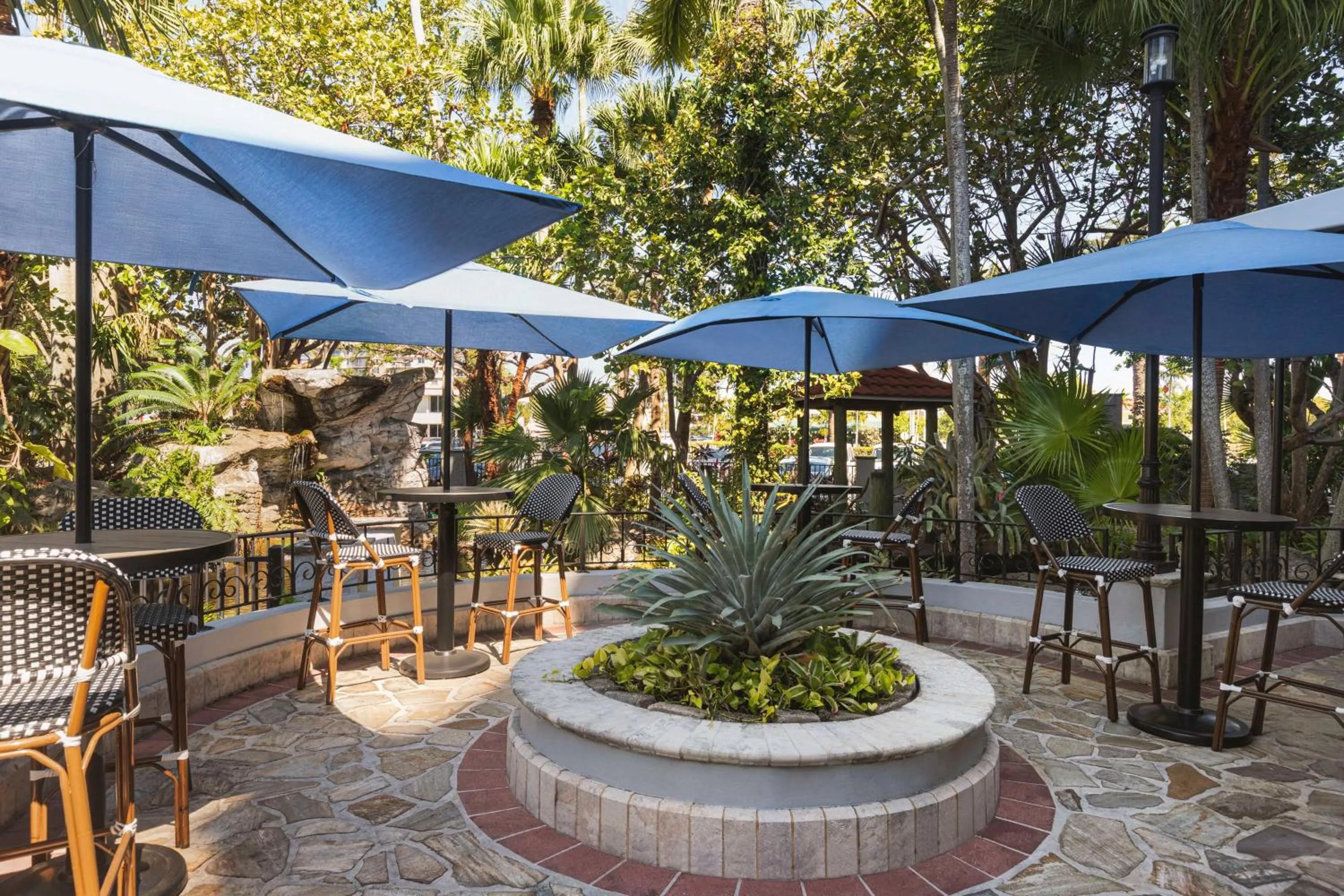 Patio in Embassy Suites by Hilton Fort Lauderdale 17th Street