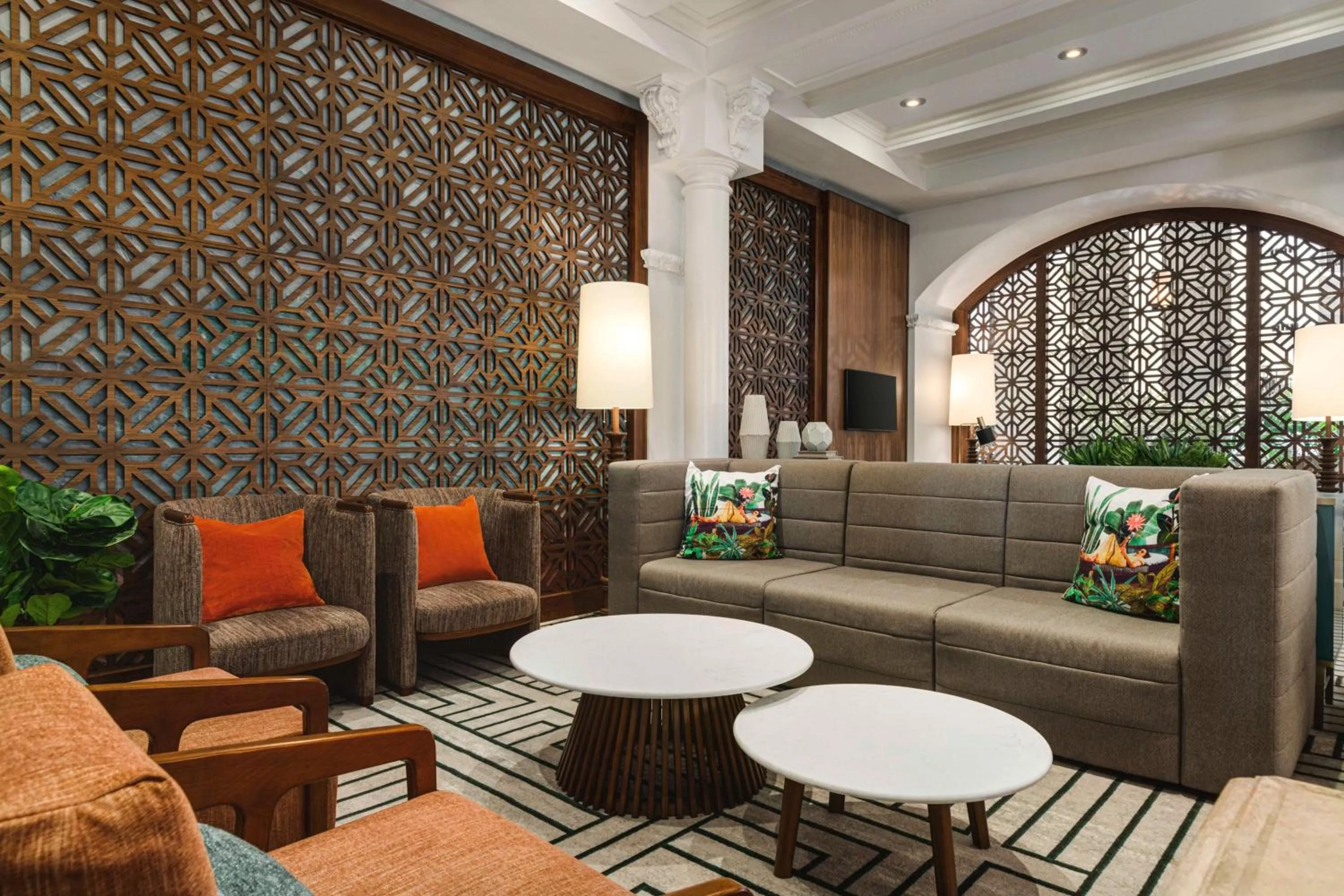 Lobby or reception in Embassy Suites by Hilton Fort Lauderdale 17th Street