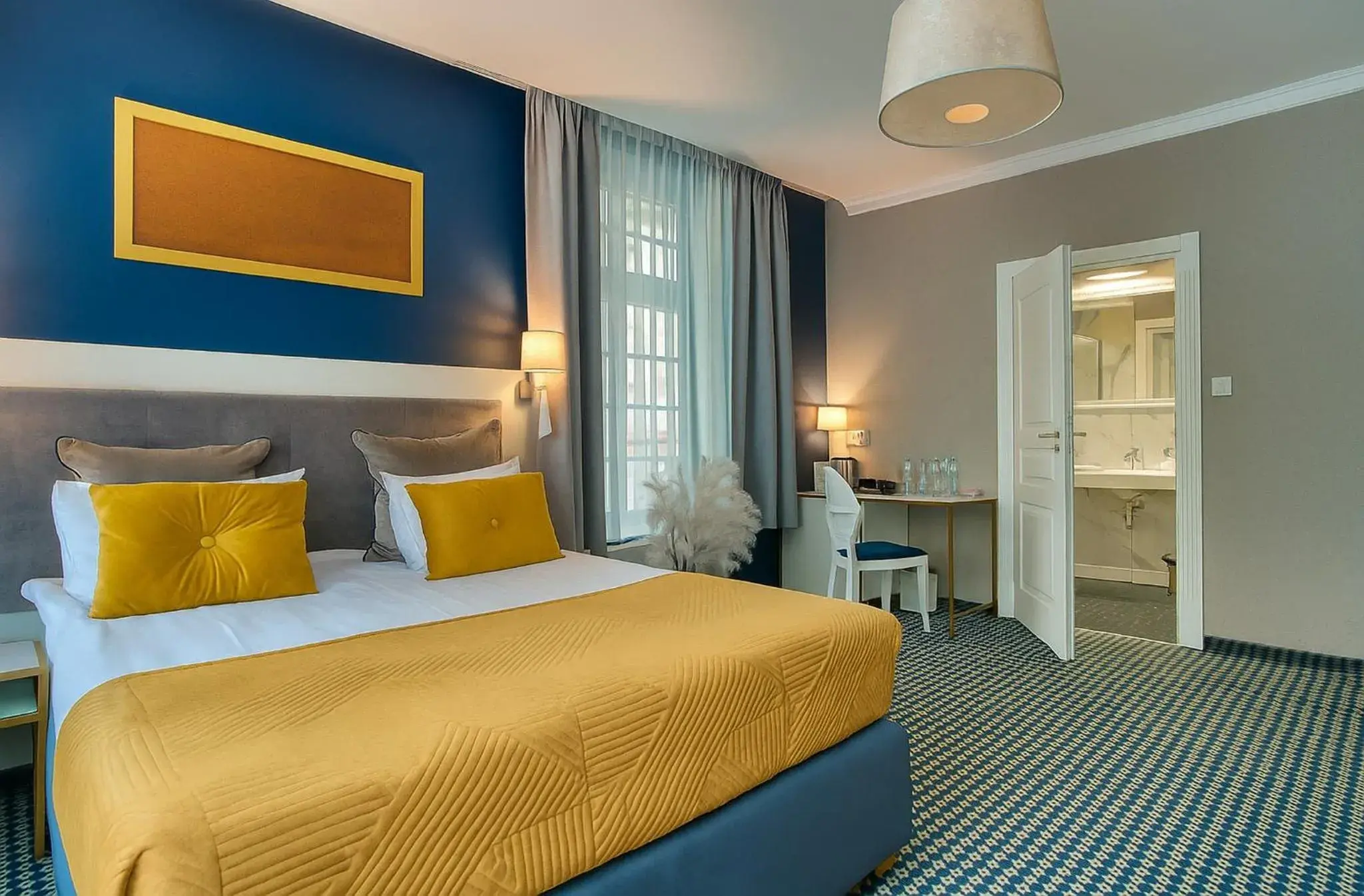 Superior Double or Twin Room with Sofa Bed in Hotel Villa Art Novis Wrocław Centrum Superior Double or Twin Room with Sofa Bed in Hotel Villa Art Novis Wrocław Centrum