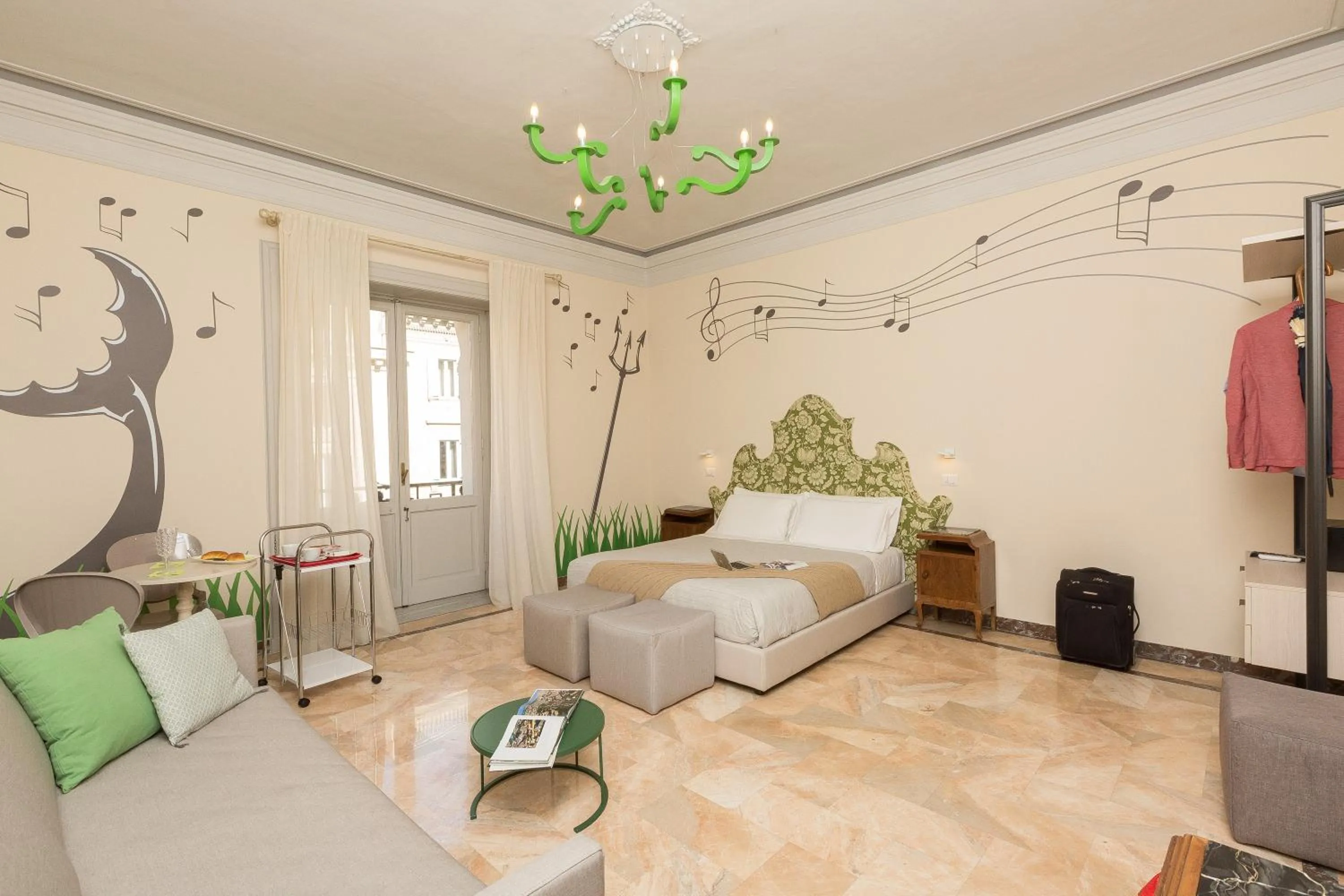 Bed in Tritone 125 Suite