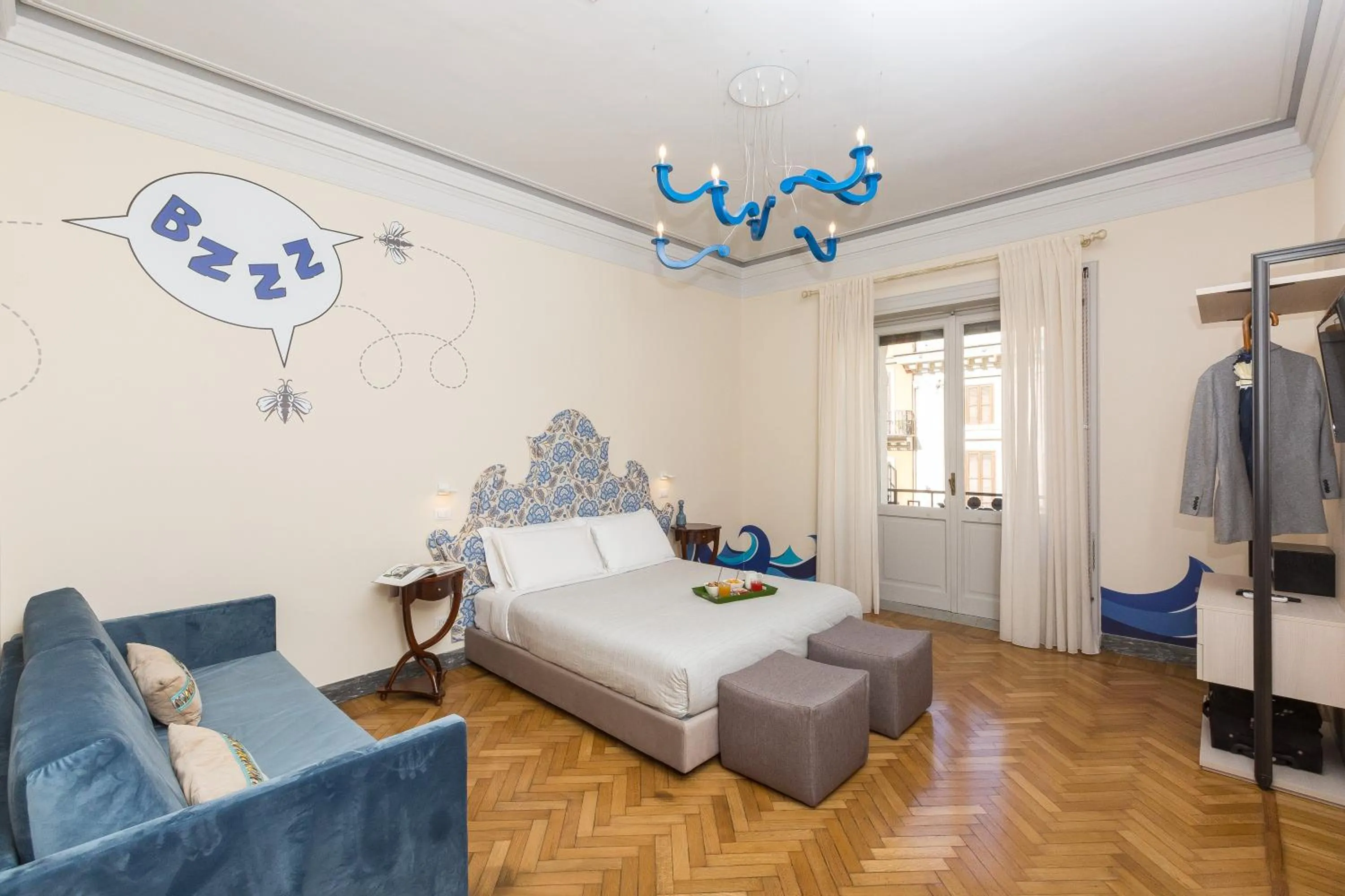 Bed in Tritone 125 Suite