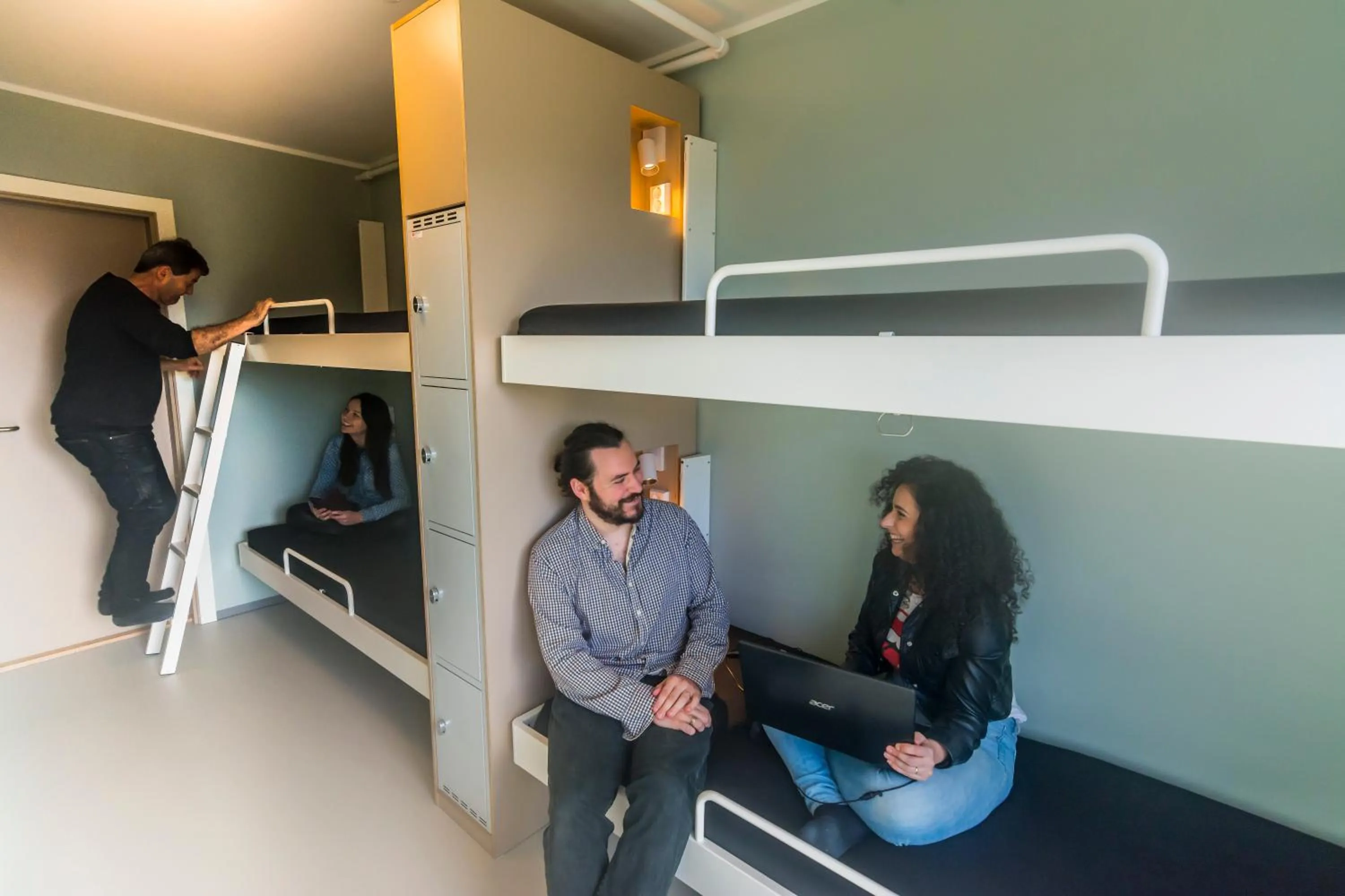 People in Bergen Hostel Montana