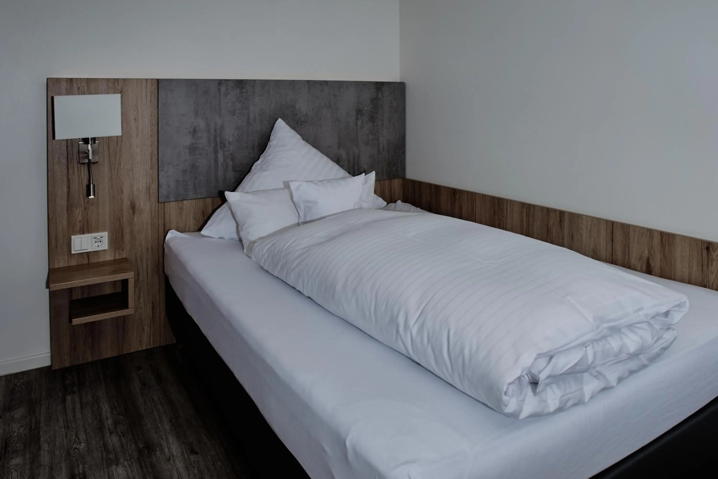 Bedroom, Bed in cityhotel