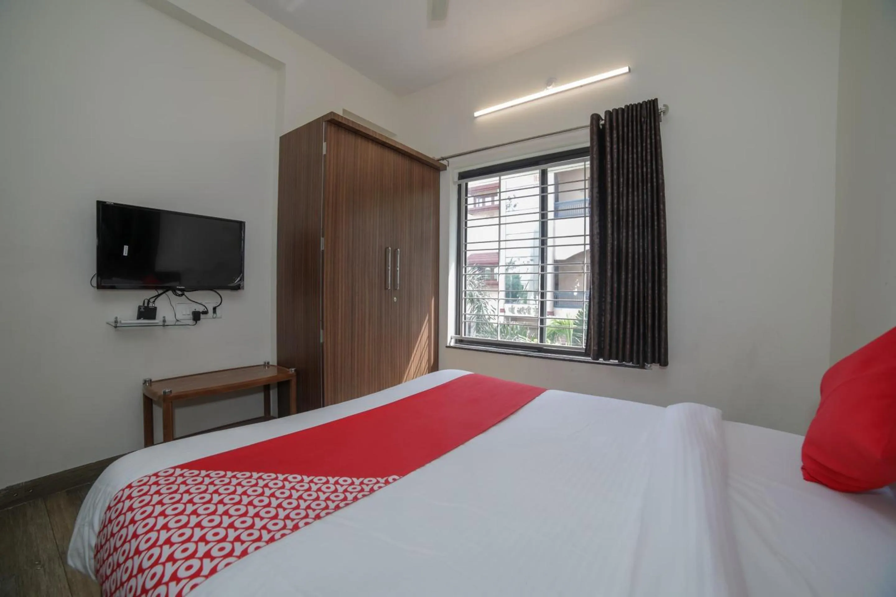 Bedroom, Bed in Hotel Shelter