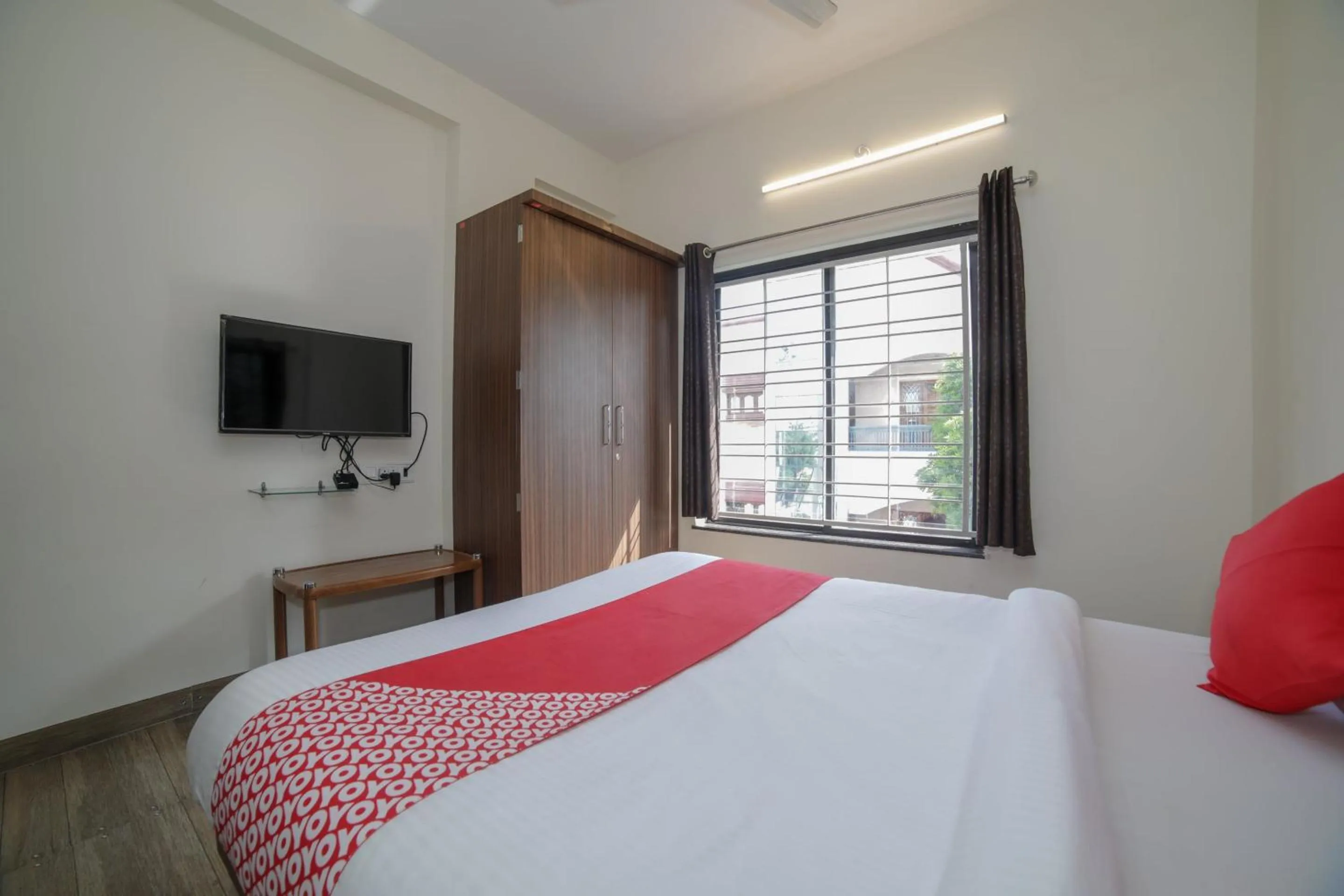 Bedroom, Bed in Hotel Shelter