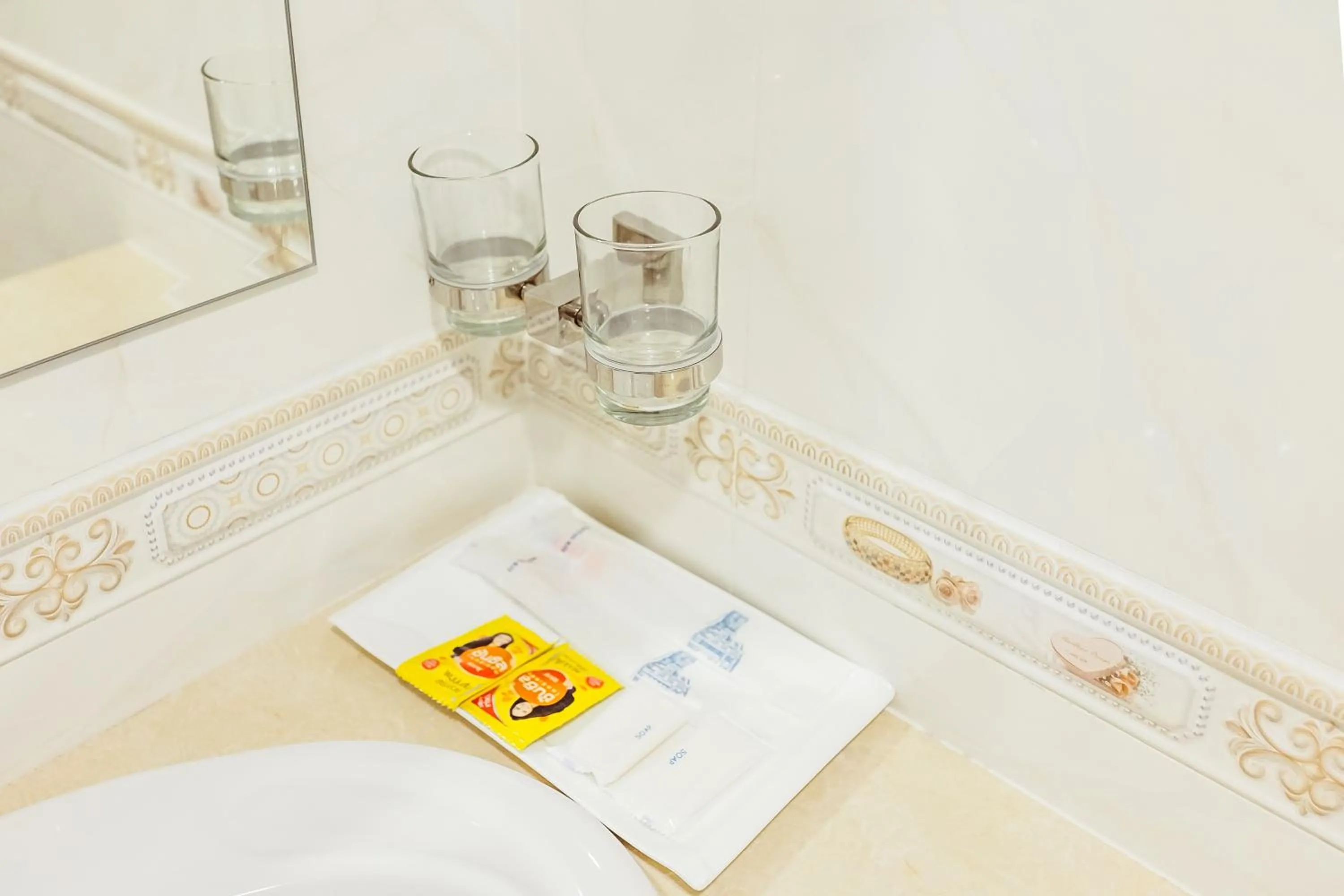 Bathroom in Douangpraseuth Hotel