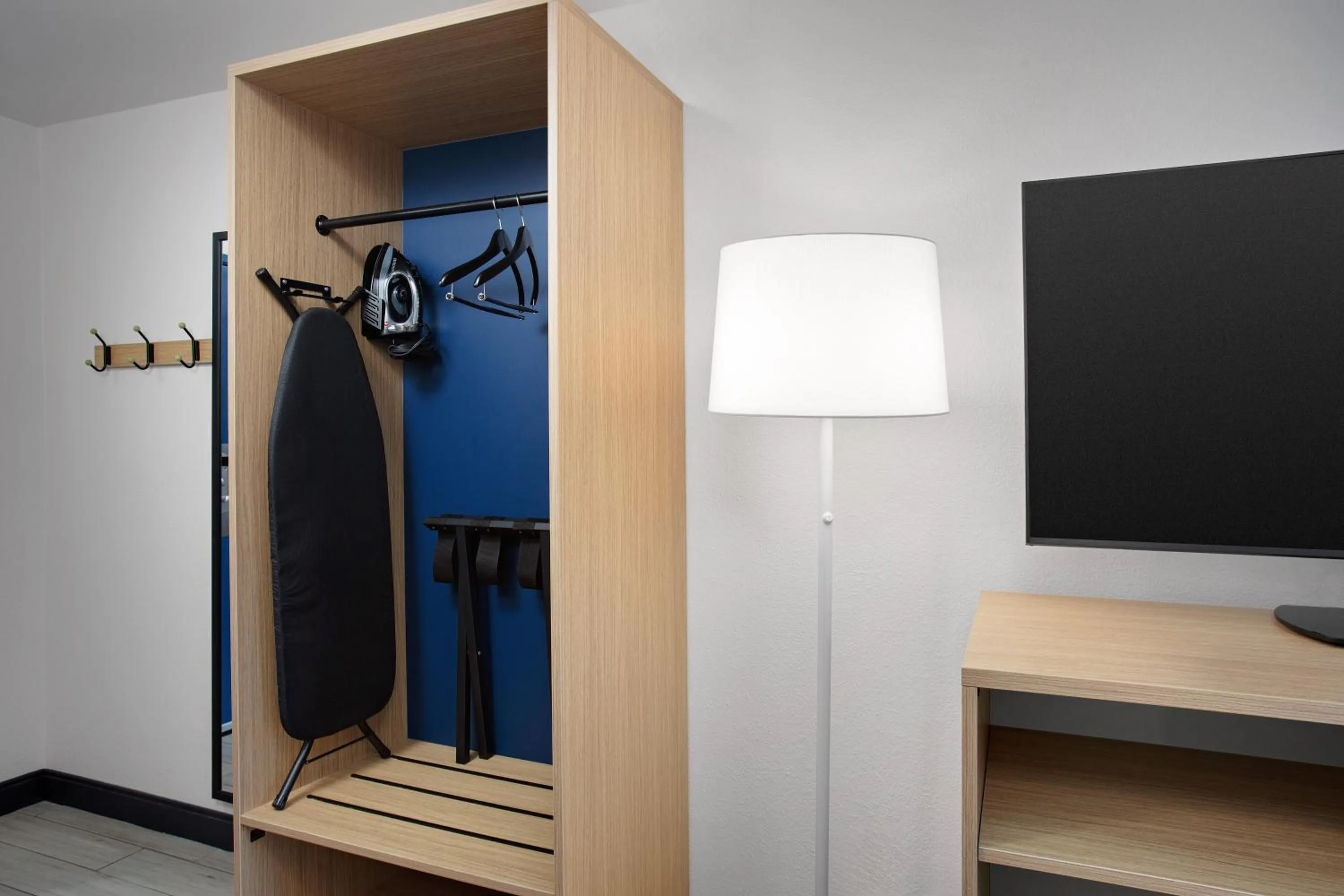 flat iron in Spark by Hilton Atlanta Cumberland Ballpark