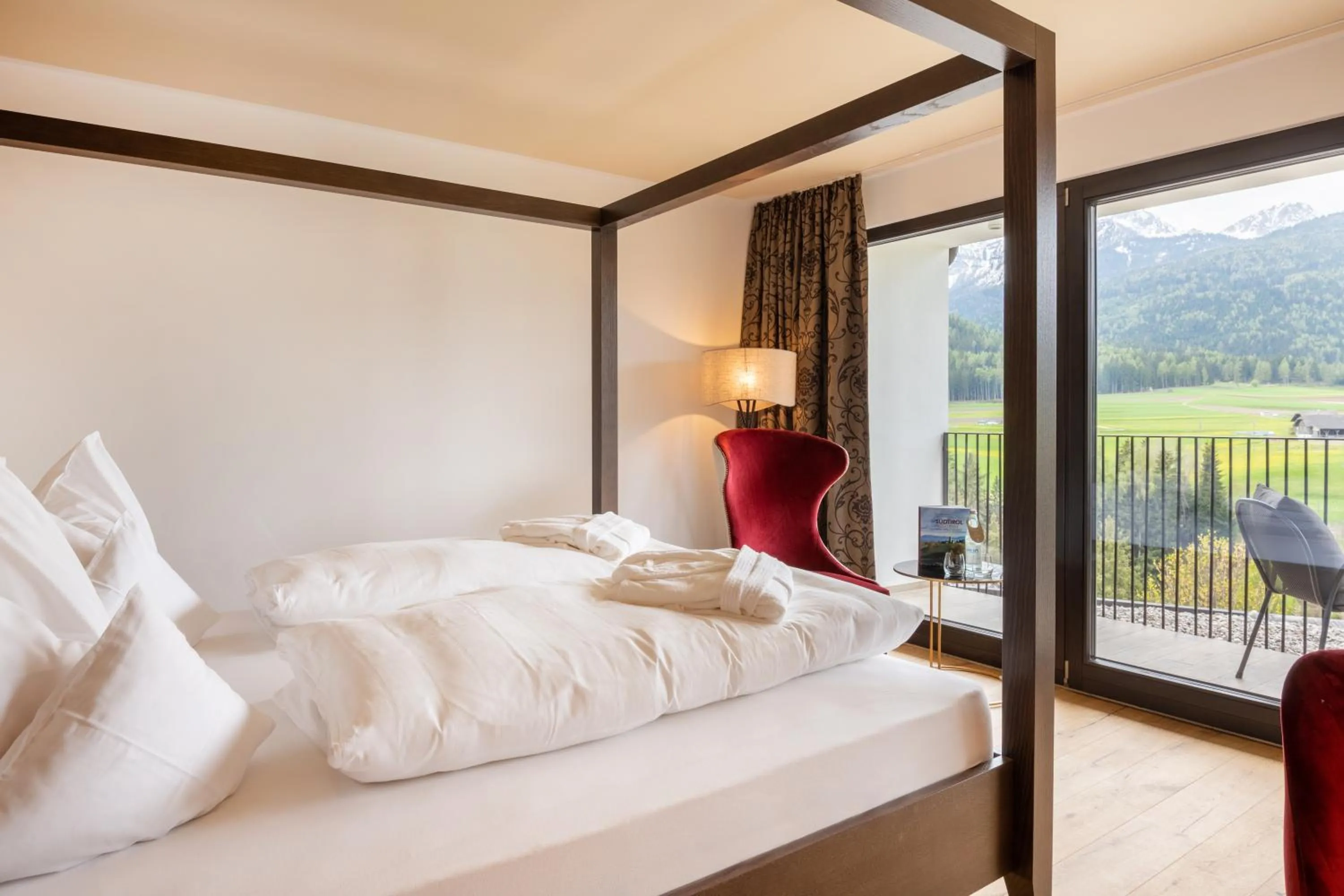 Photo of the whole room, Bed in Historic Hotel Alte Goste