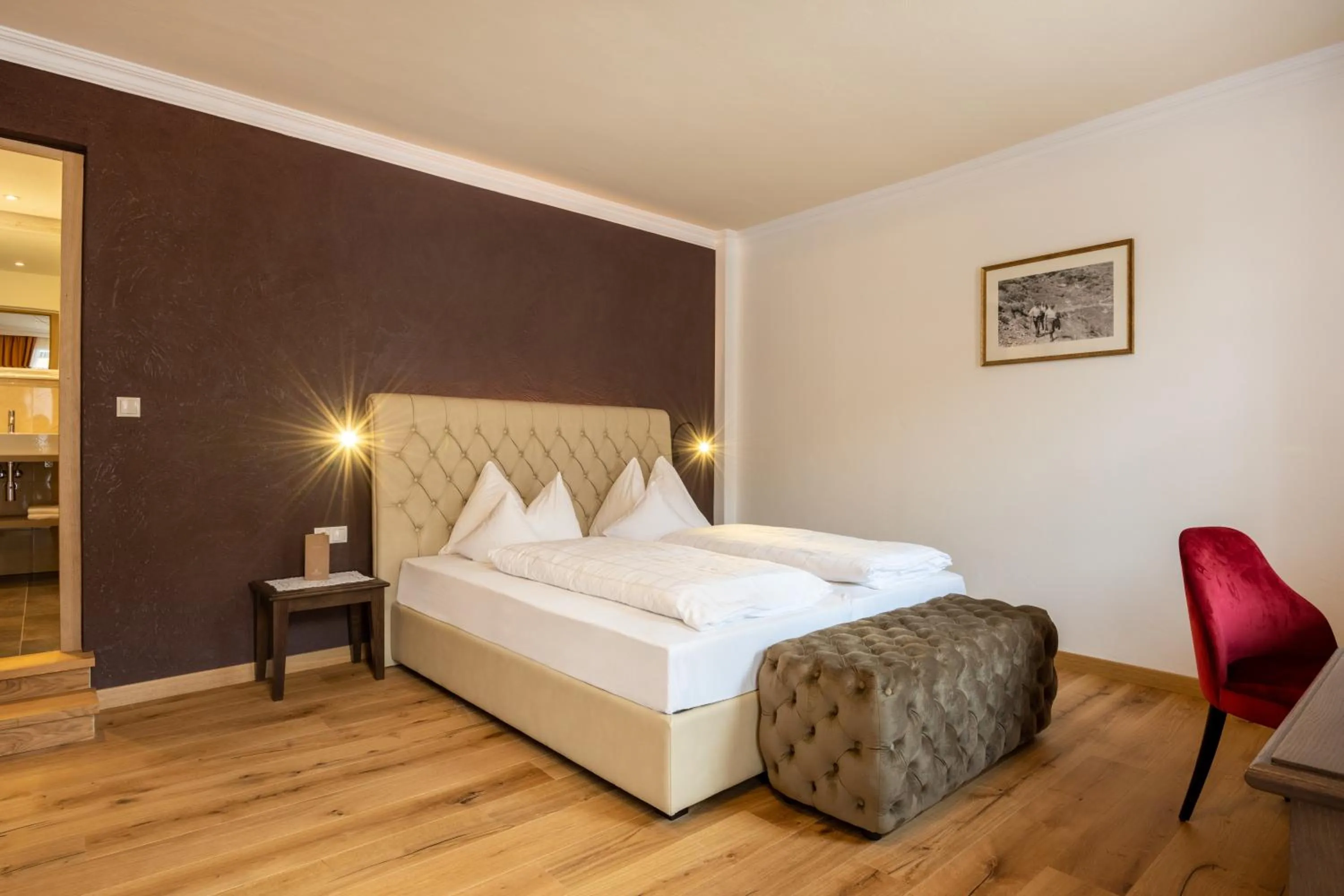 Photo of the whole room, Bed in Historic Hotel Alte Goste