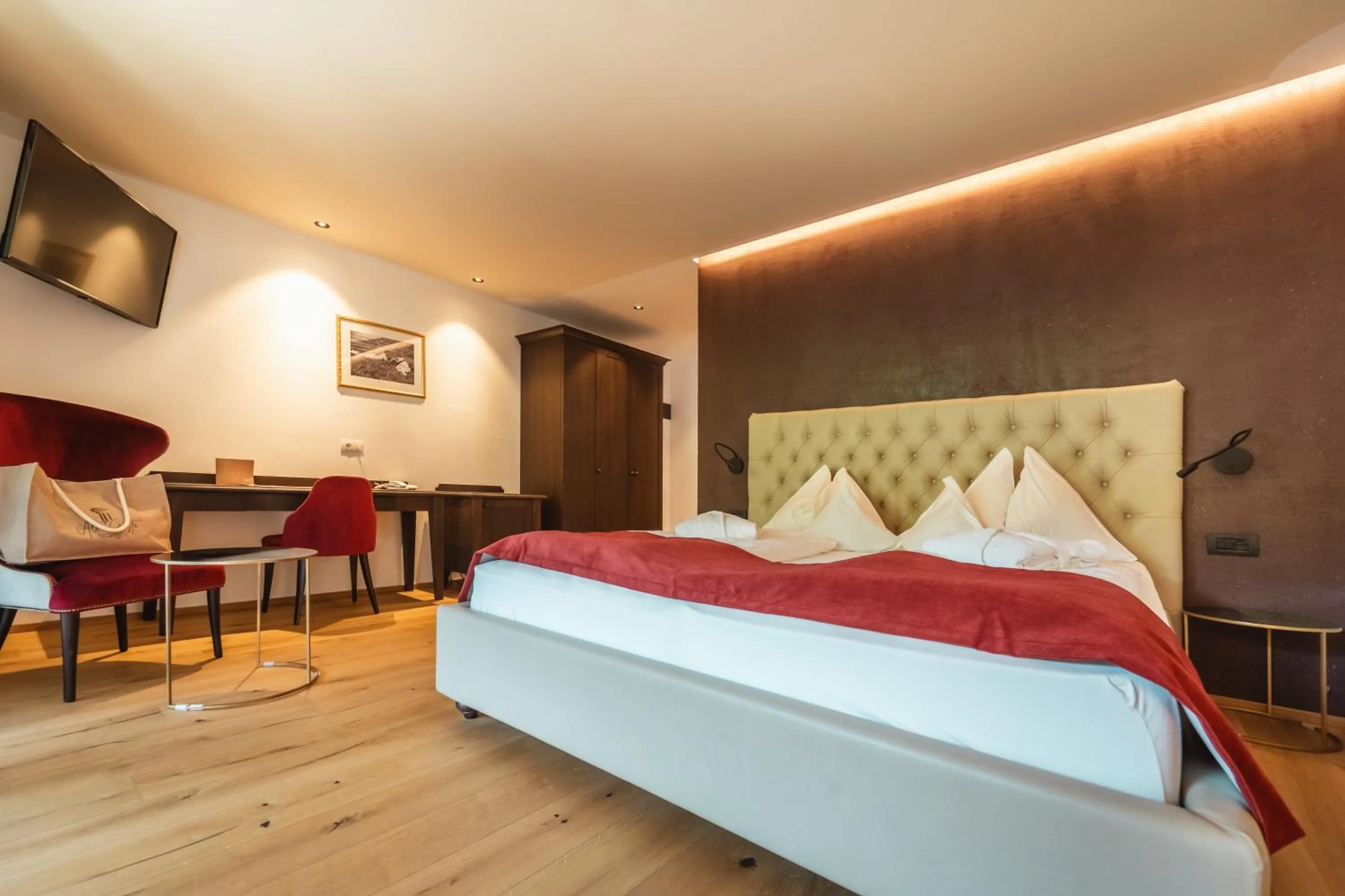 Photo of the whole room, Bed in Historic Hotel Alte Goste