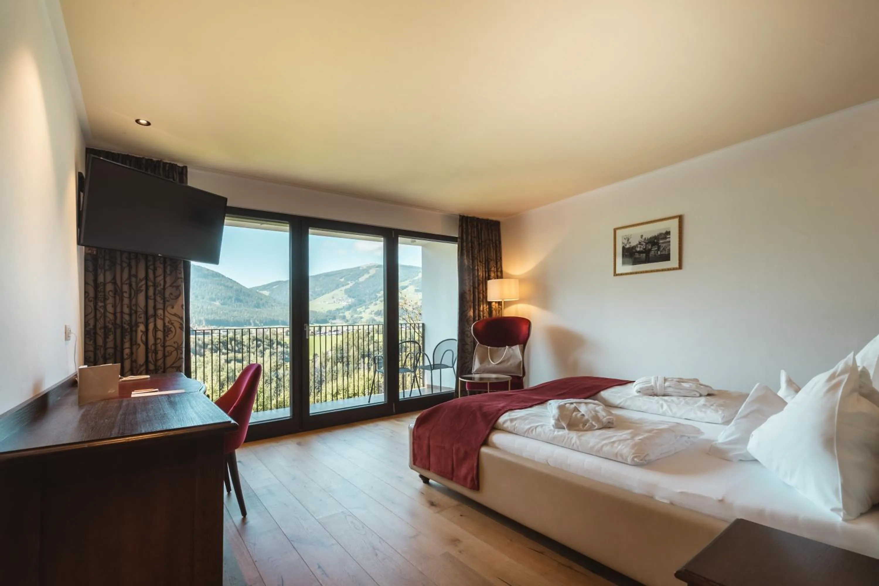 View (from property/room), Bed in Historic Hotel Alte Goste