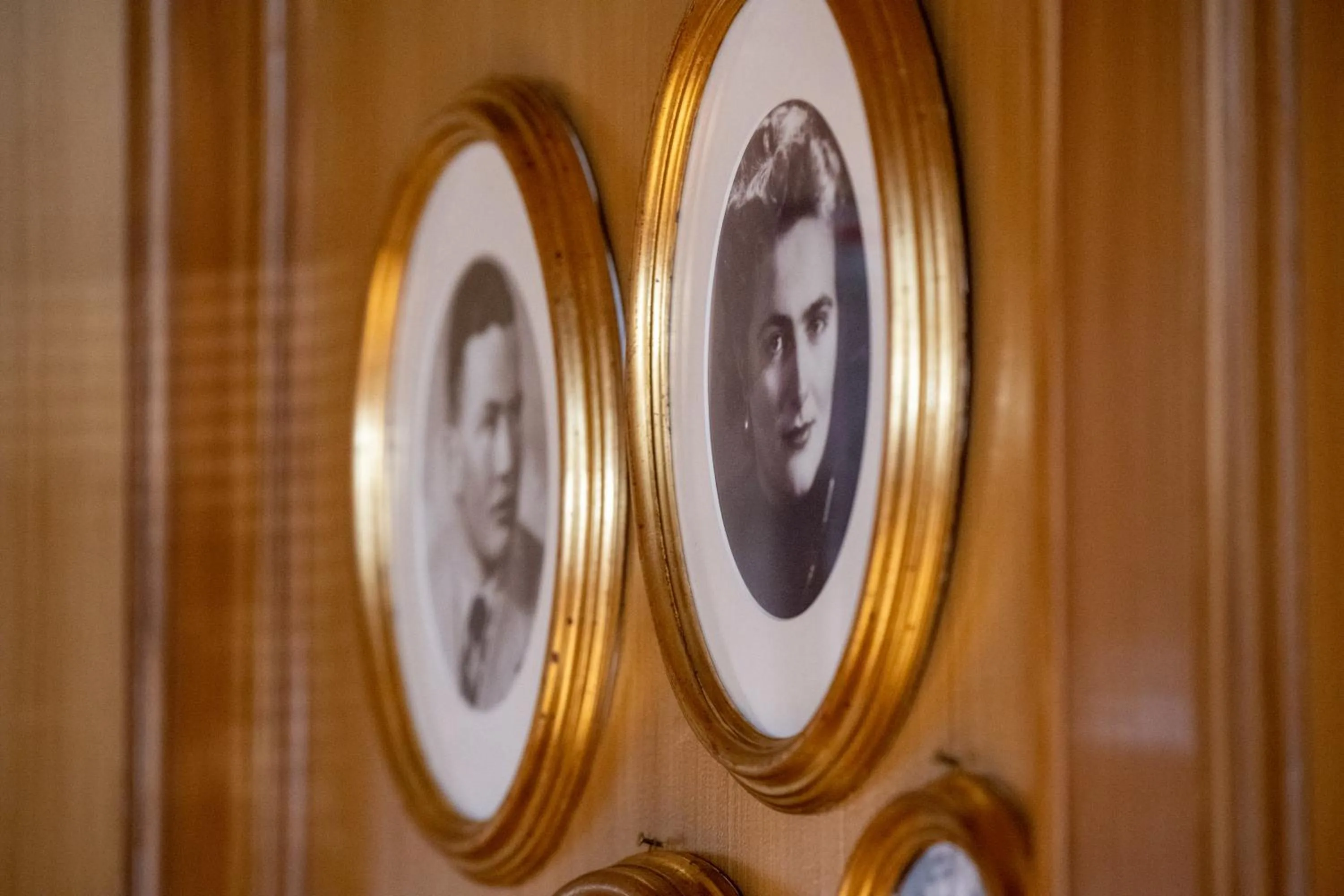 Text overlay in Historic Hotel Alte Goste