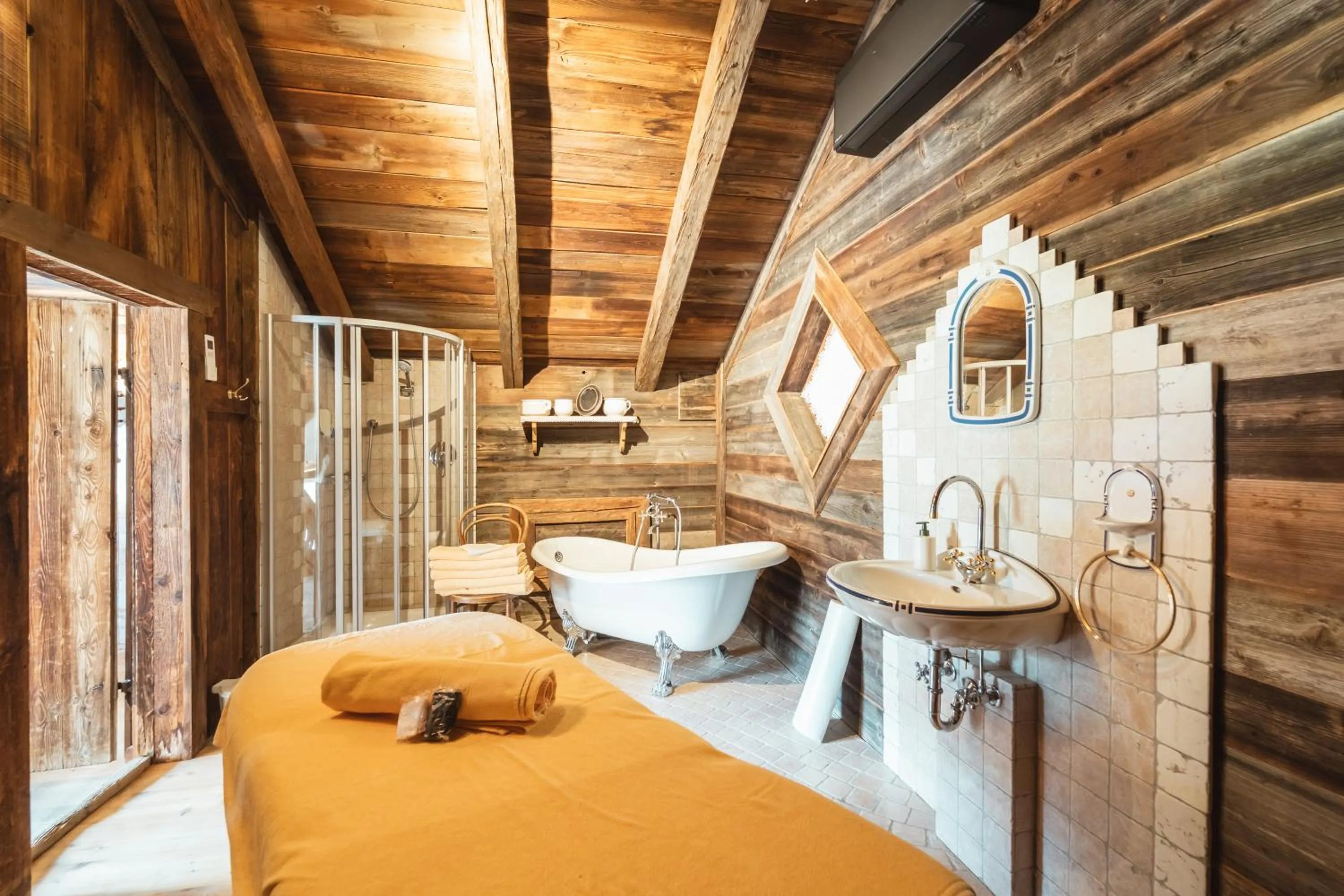 Massage, Bed in Historic Hotel Alte Goste