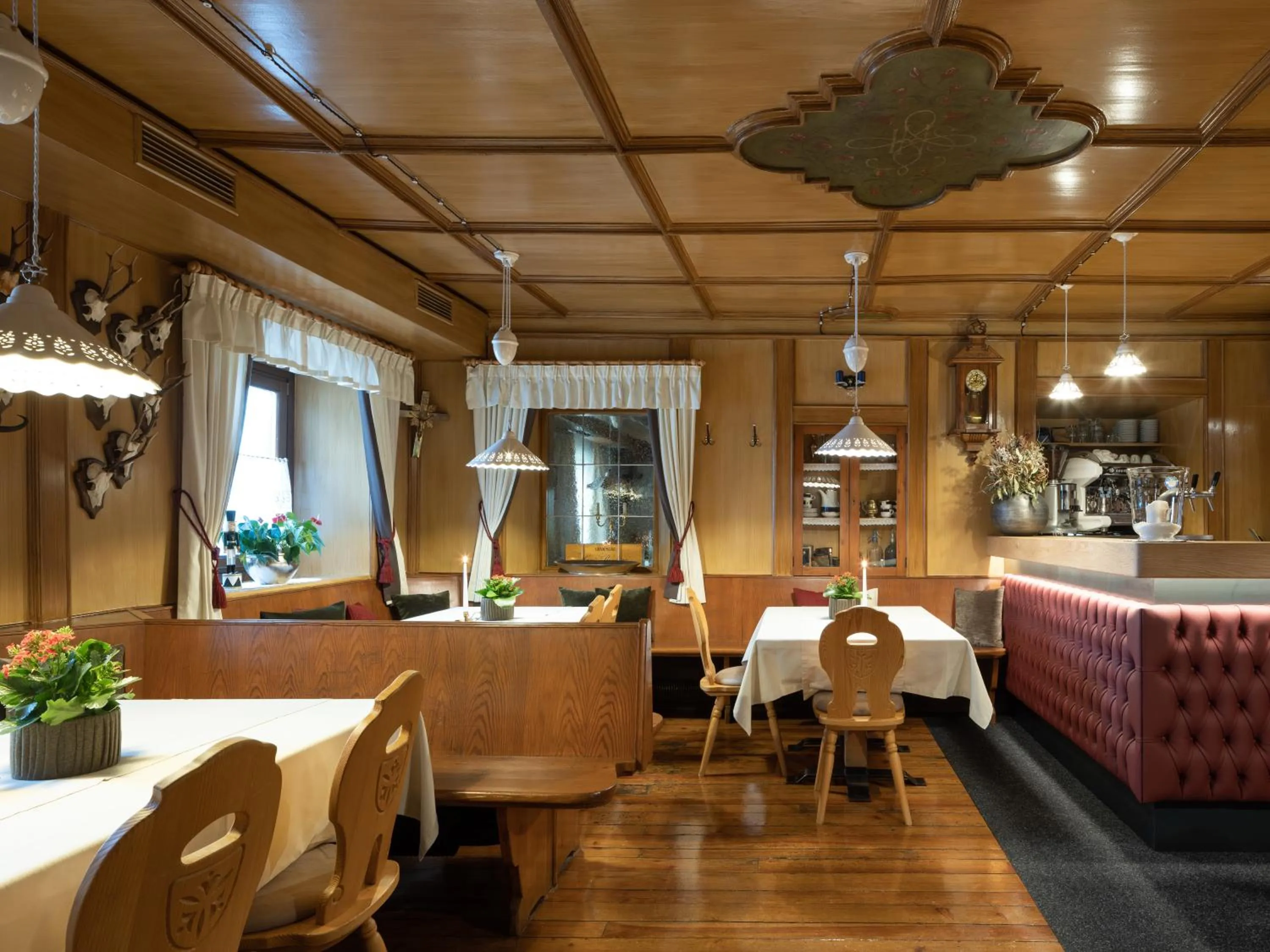 Restaurant/places to eat in Historic Hotel Alte Goste