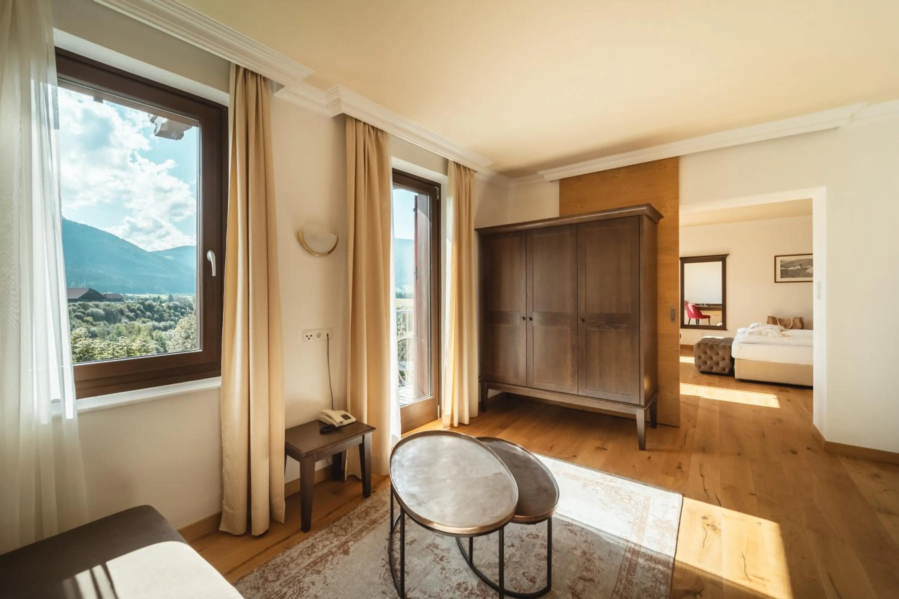 Living room, Bed in Historic Hotel Alte Goste
