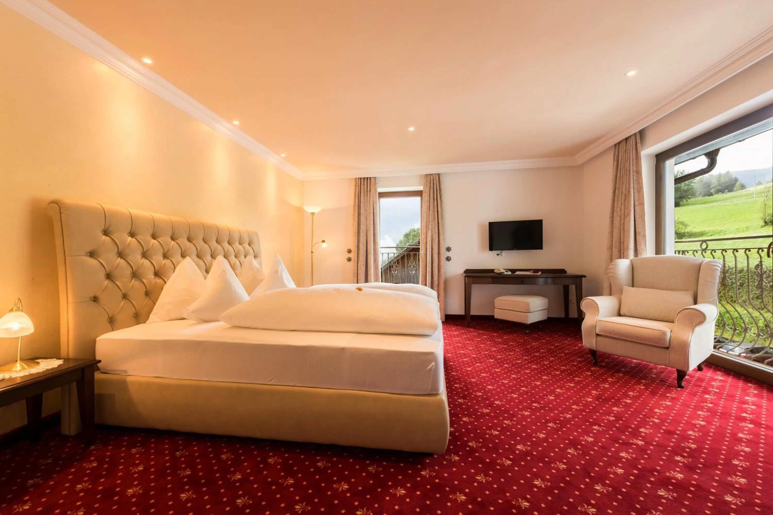 Bedroom, Bed in Historic Hotel Alte Goste