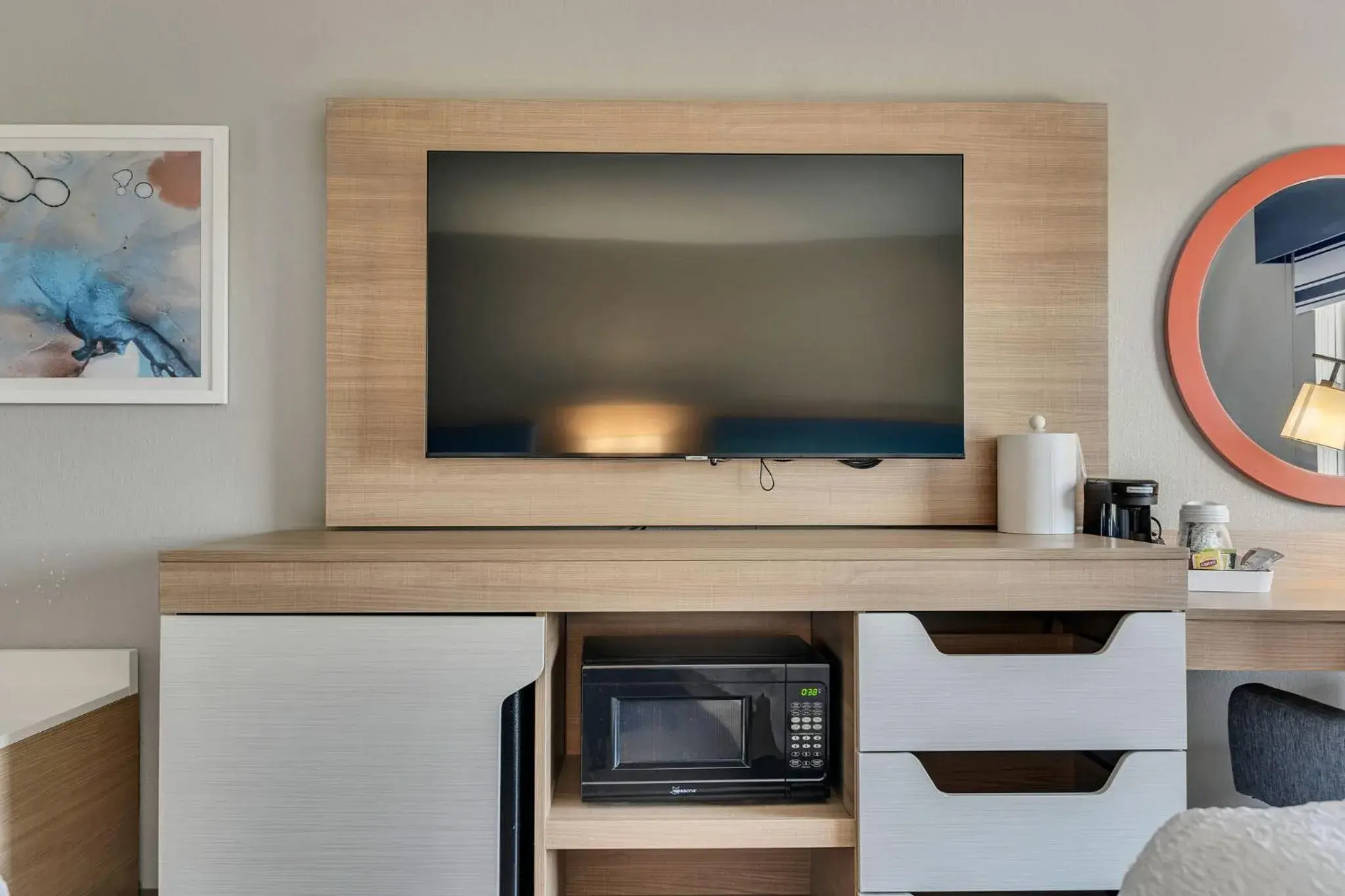 Standard King Room in Holiday Inn Express & Suites Destin - Miramar Beach by IHG Standard King Room in Holiday Inn Express & Suites Destin - Miramar Beach by IHG