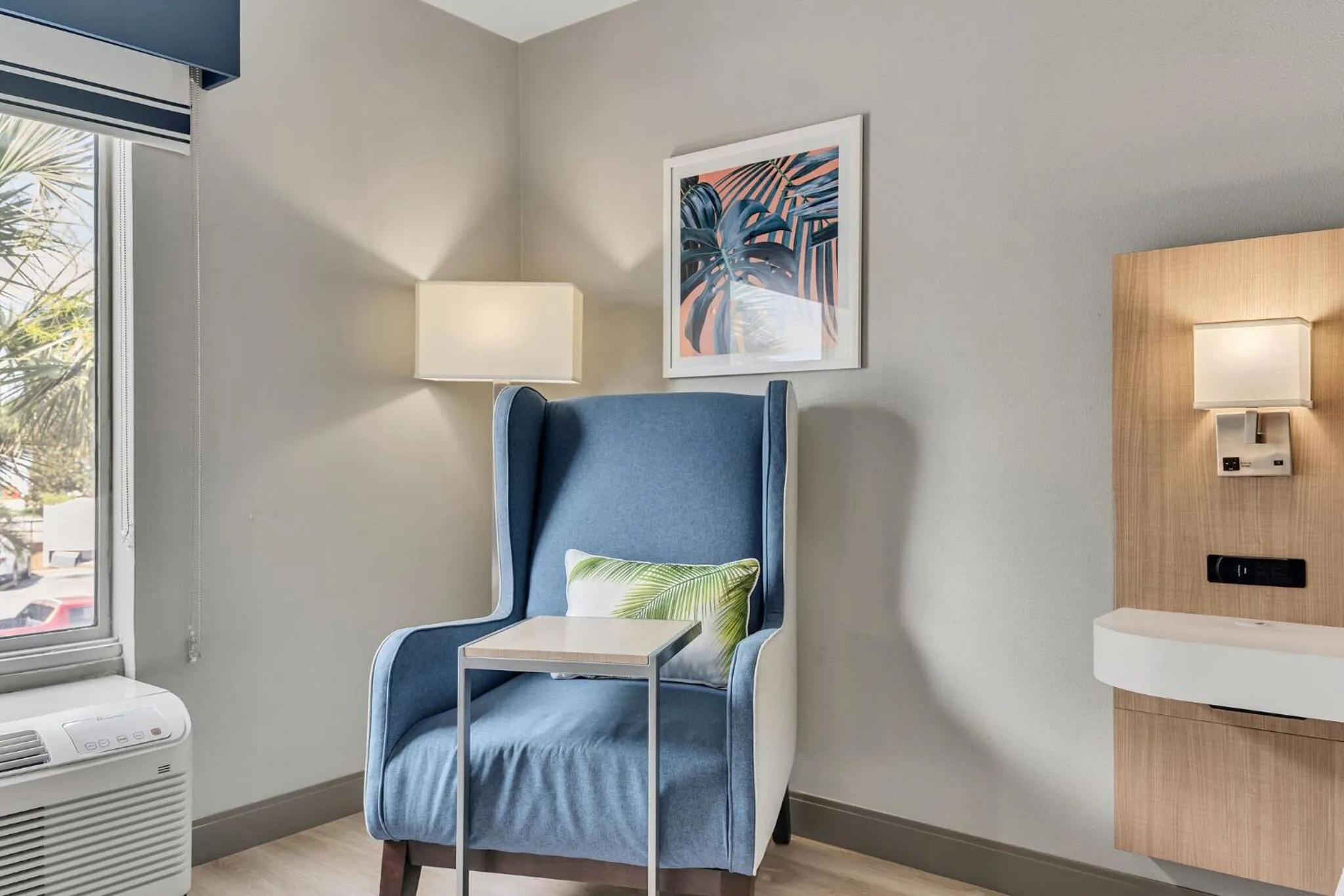 Photo of the whole room in Hampton Inn & Suites Destin Sandestin Area