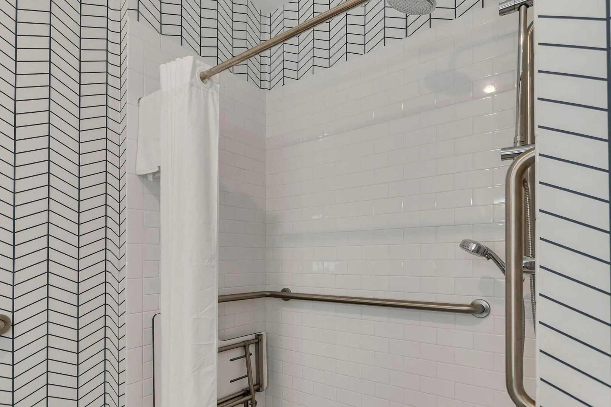 Photo of the whole room, Bathroom in Hampton Inn & Suites Destin Sandestin Area