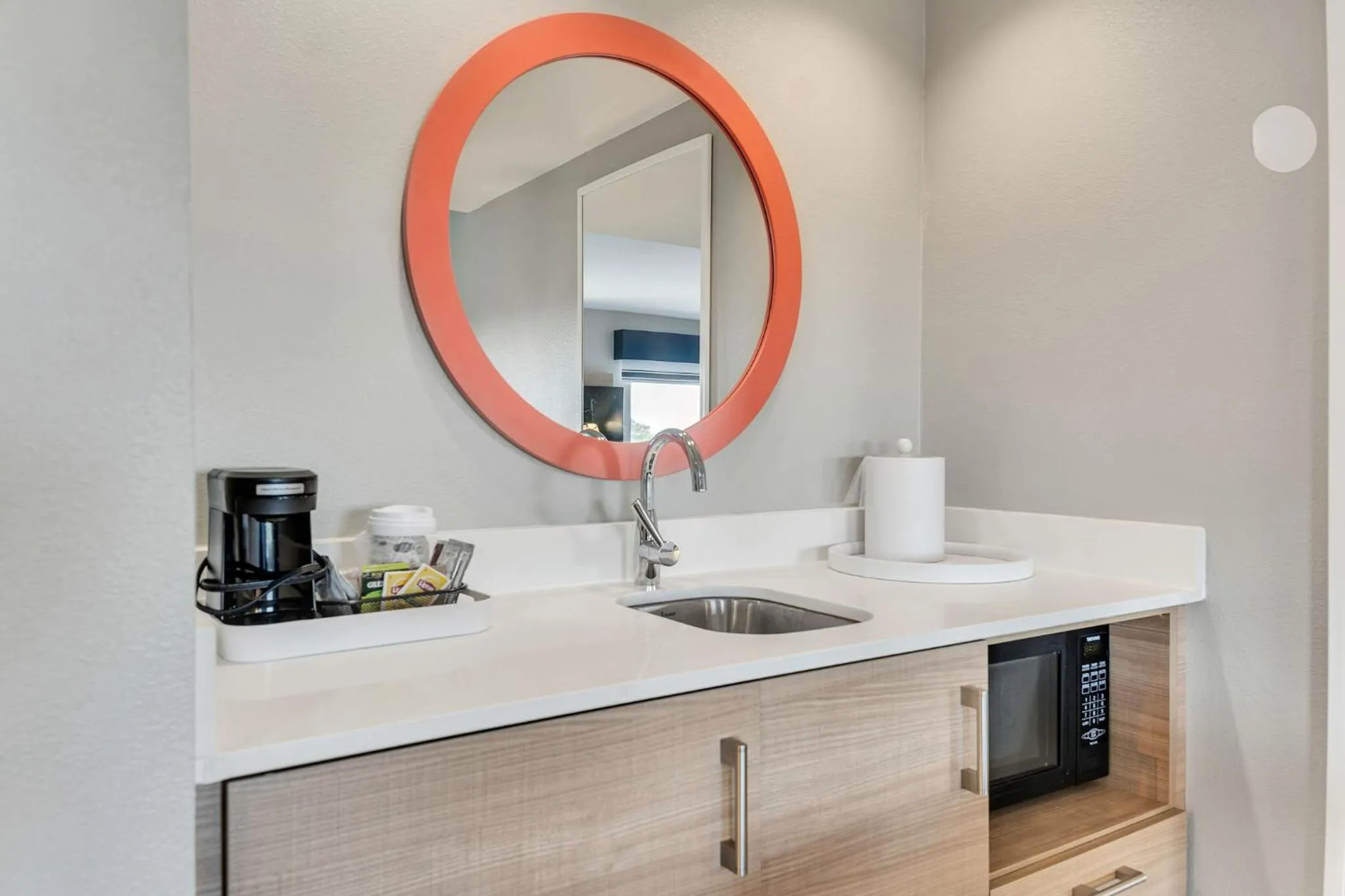 Photo of the whole room in Holiday Inn Express & Suites Destin - Miramar Beach by IHG