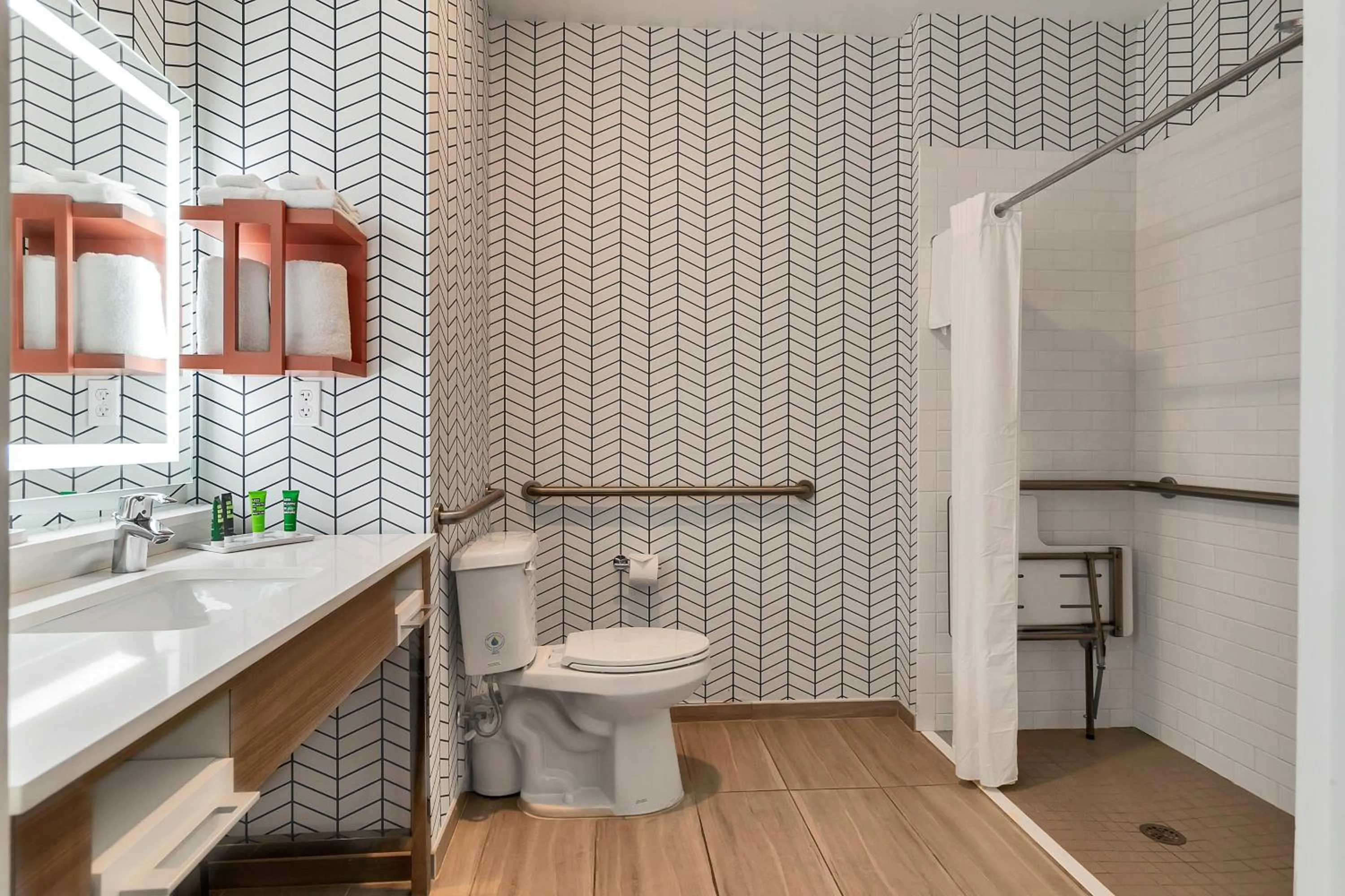 Shower, Bathroom in Hampton Inn & Suites Destin Sandestin Area