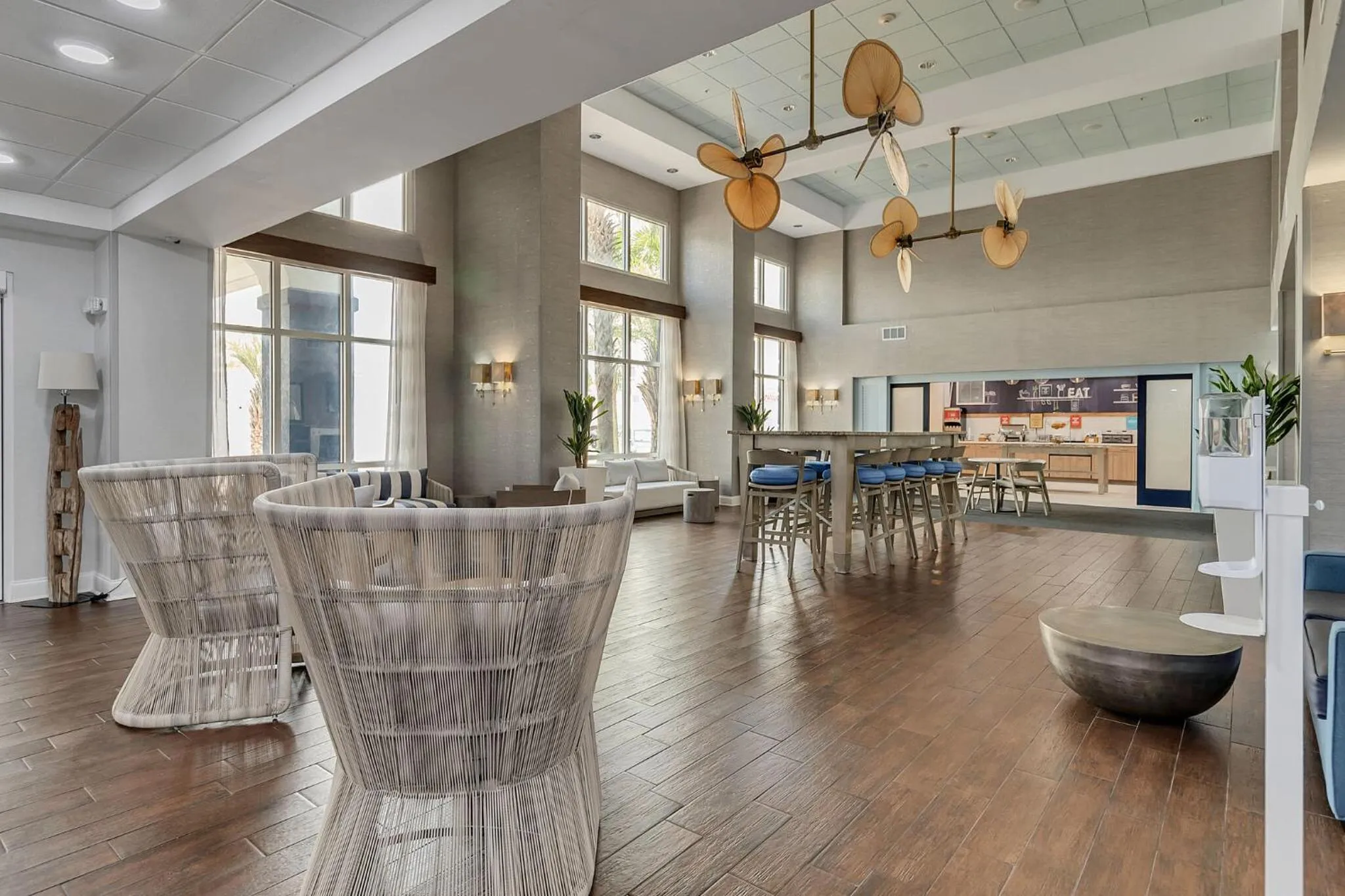 Property building, Restaurant/Places to Eat in Hampton Inn & Suites Destin Sandestin Area