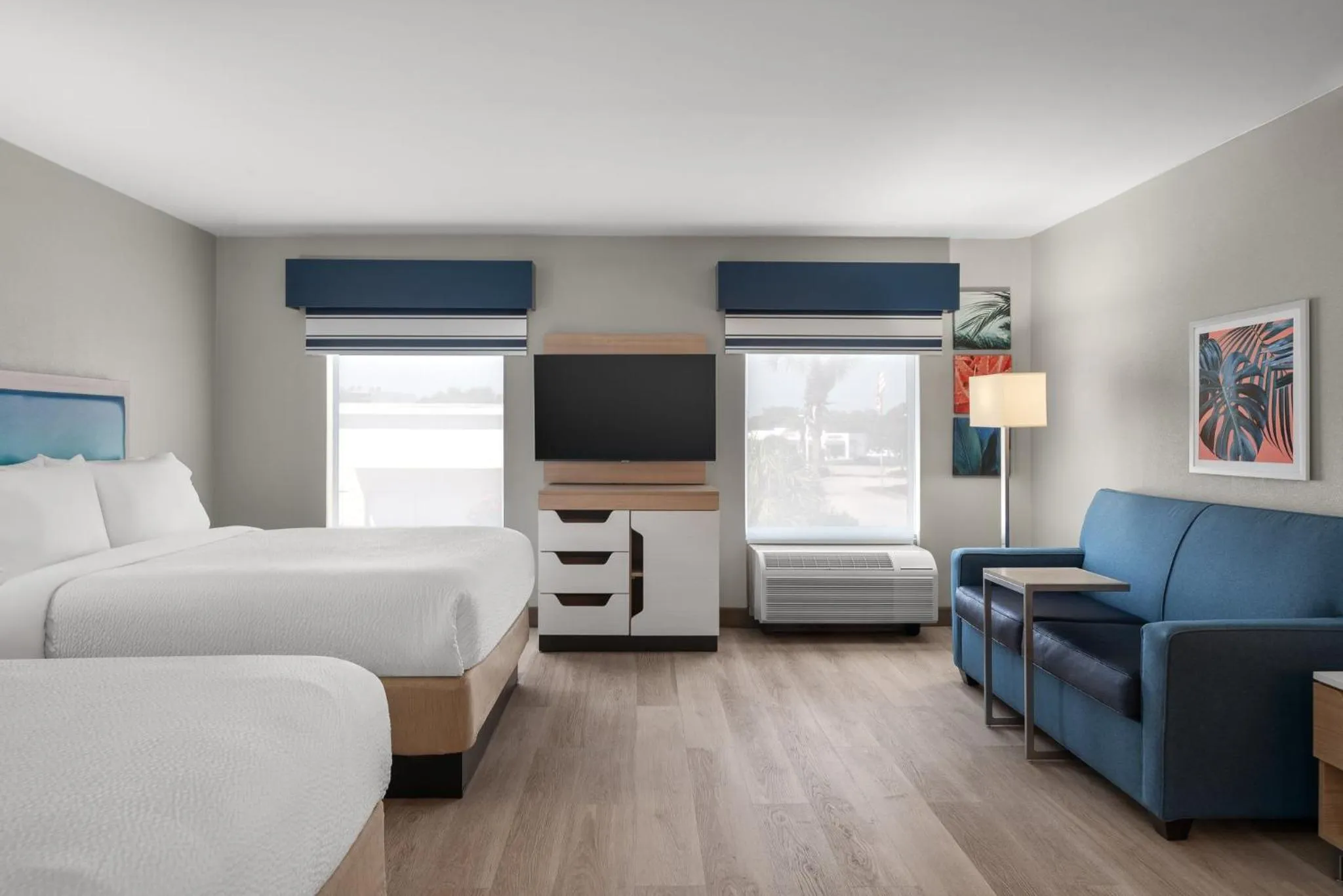 Photo of the whole room, Bed in Holiday Inn Express & Suites Destin - Miramar Beach by IHG