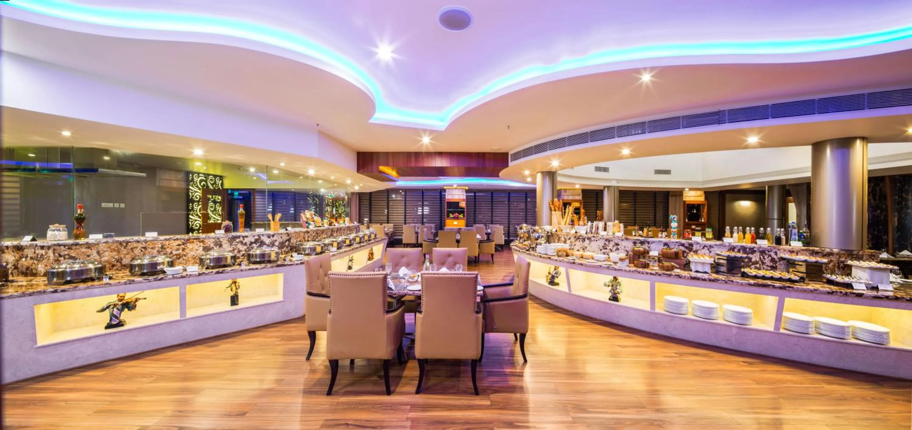 Restaurant/places to eat in Clarks Exotica Convention Resort & Spa