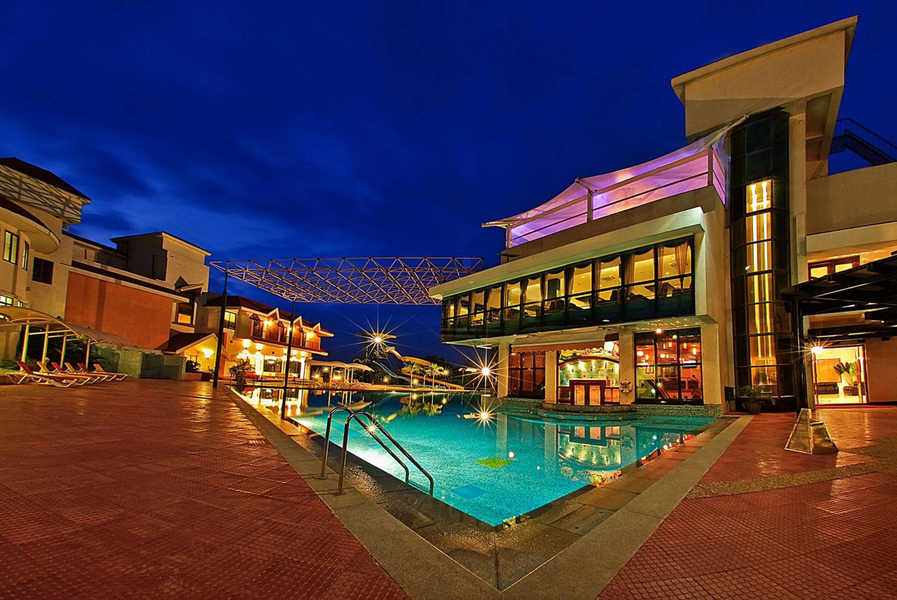 Swimming pool in Clarks Exotica Convention Resort & Spa
