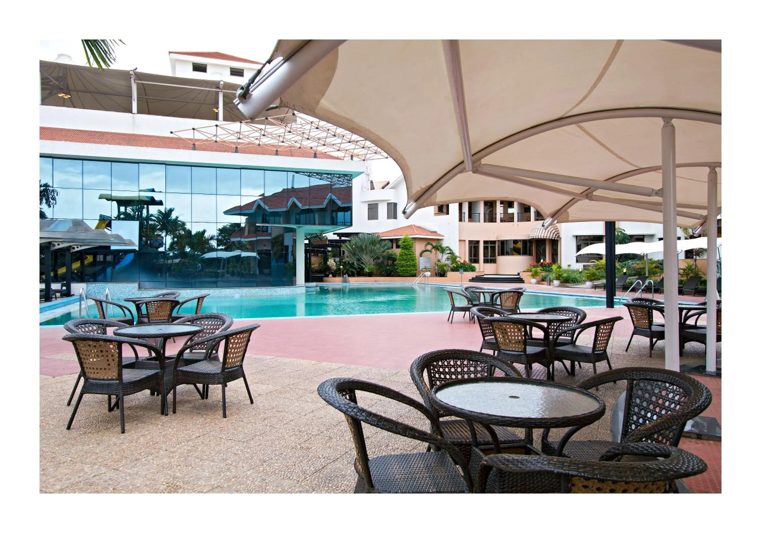 Swimming pool in Clarks Exotica Convention Resort & Spa