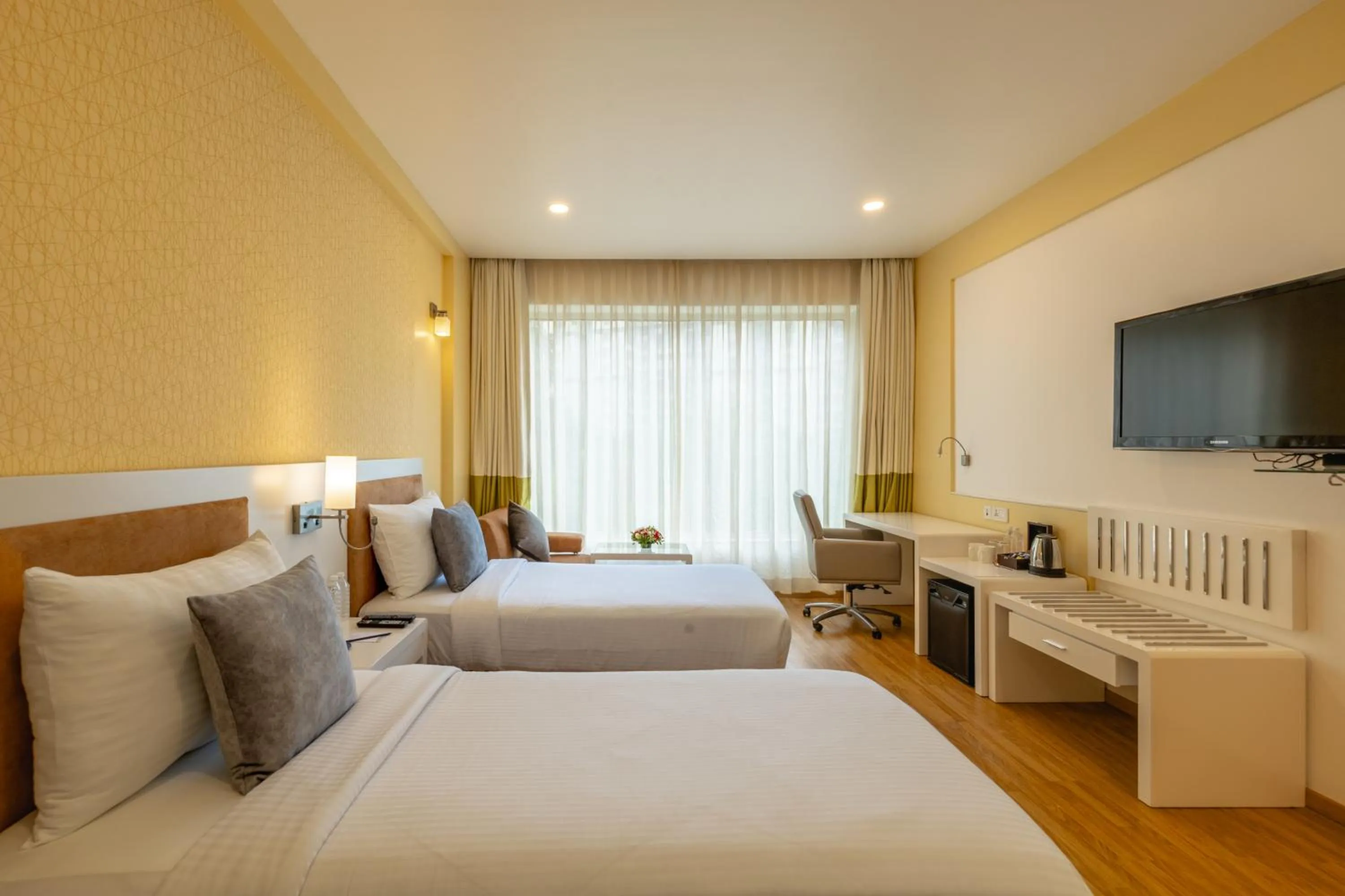 Bedroom, Bed in Hotel Kohinoor Elite near BKC