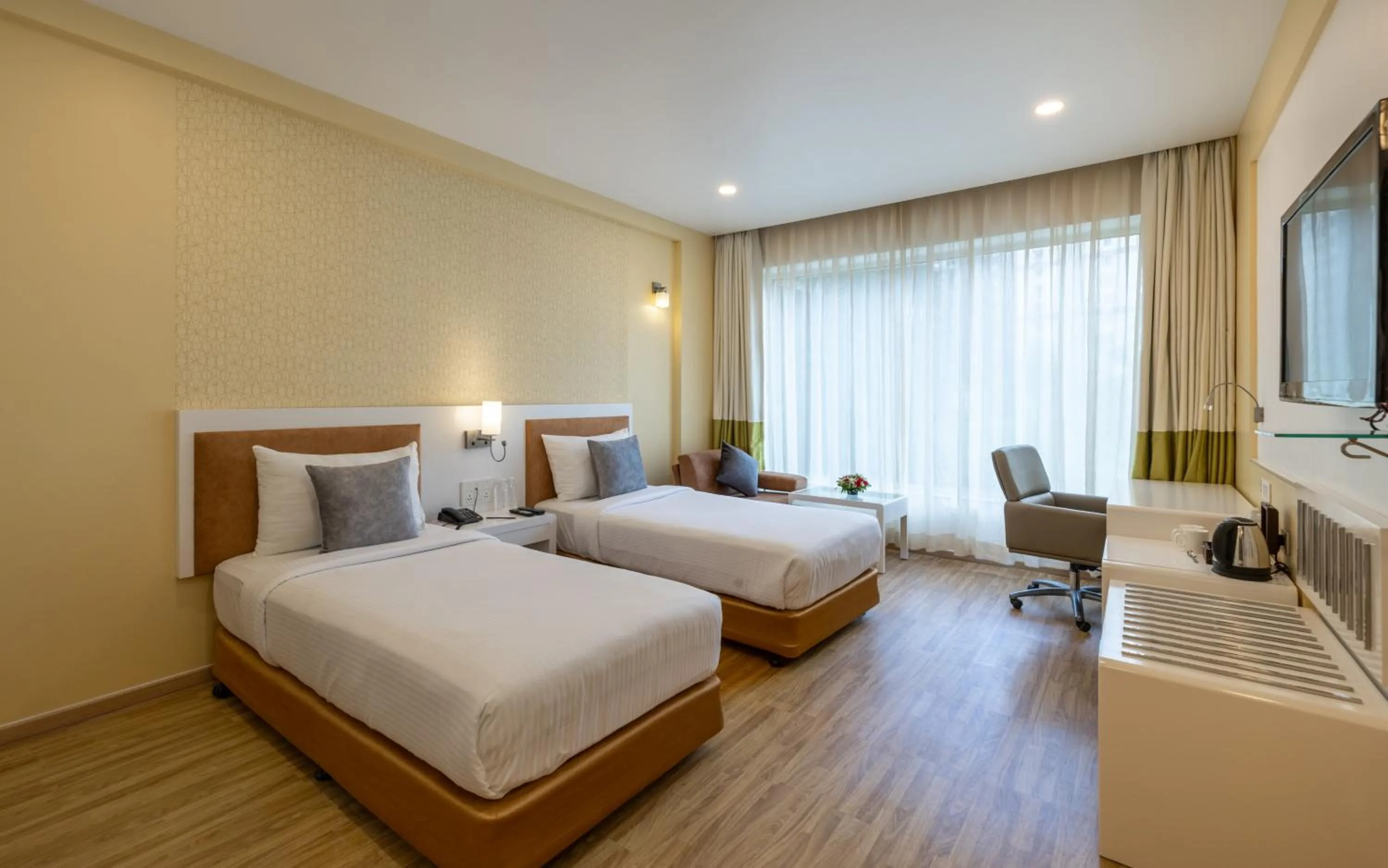 Bedroom, Bed in Hotel Kohinoor Elite near BKC